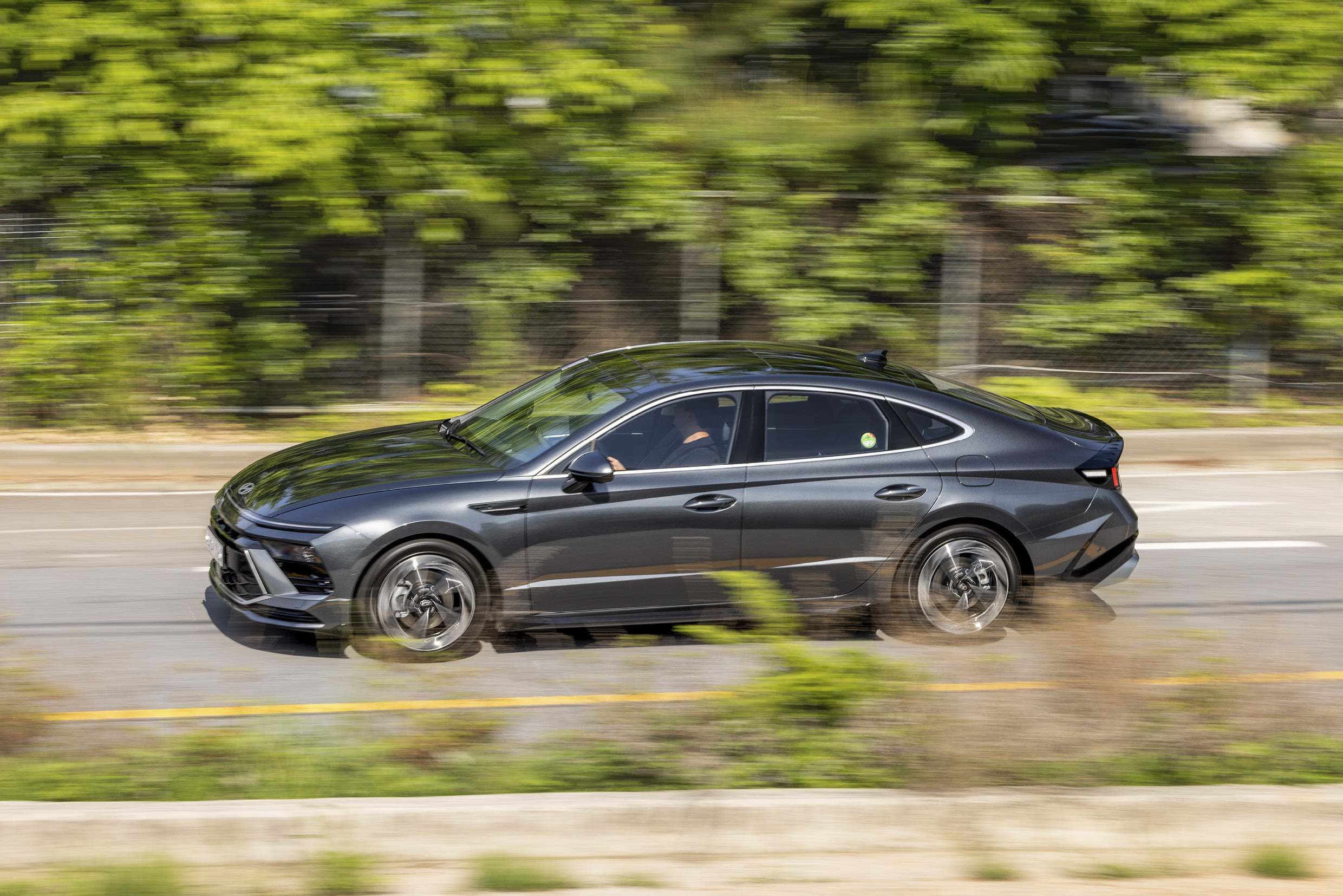 현대자동차 쏘나타 디 엣지의 주행 모습