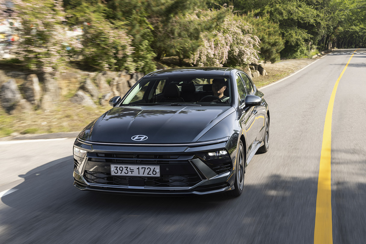 현대자동차 쏘나타 디 엣지의 주행 모습