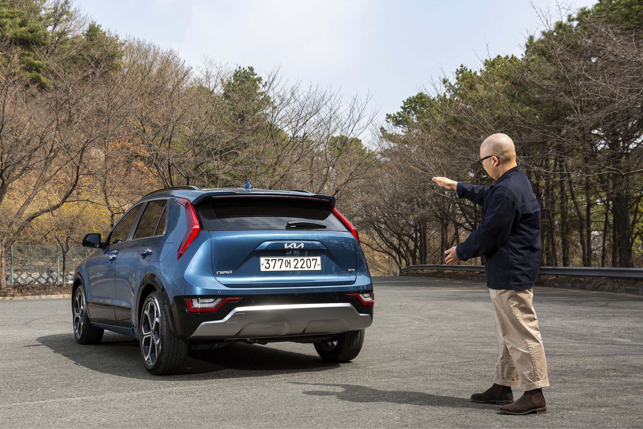 A back of a man looking at a Niro