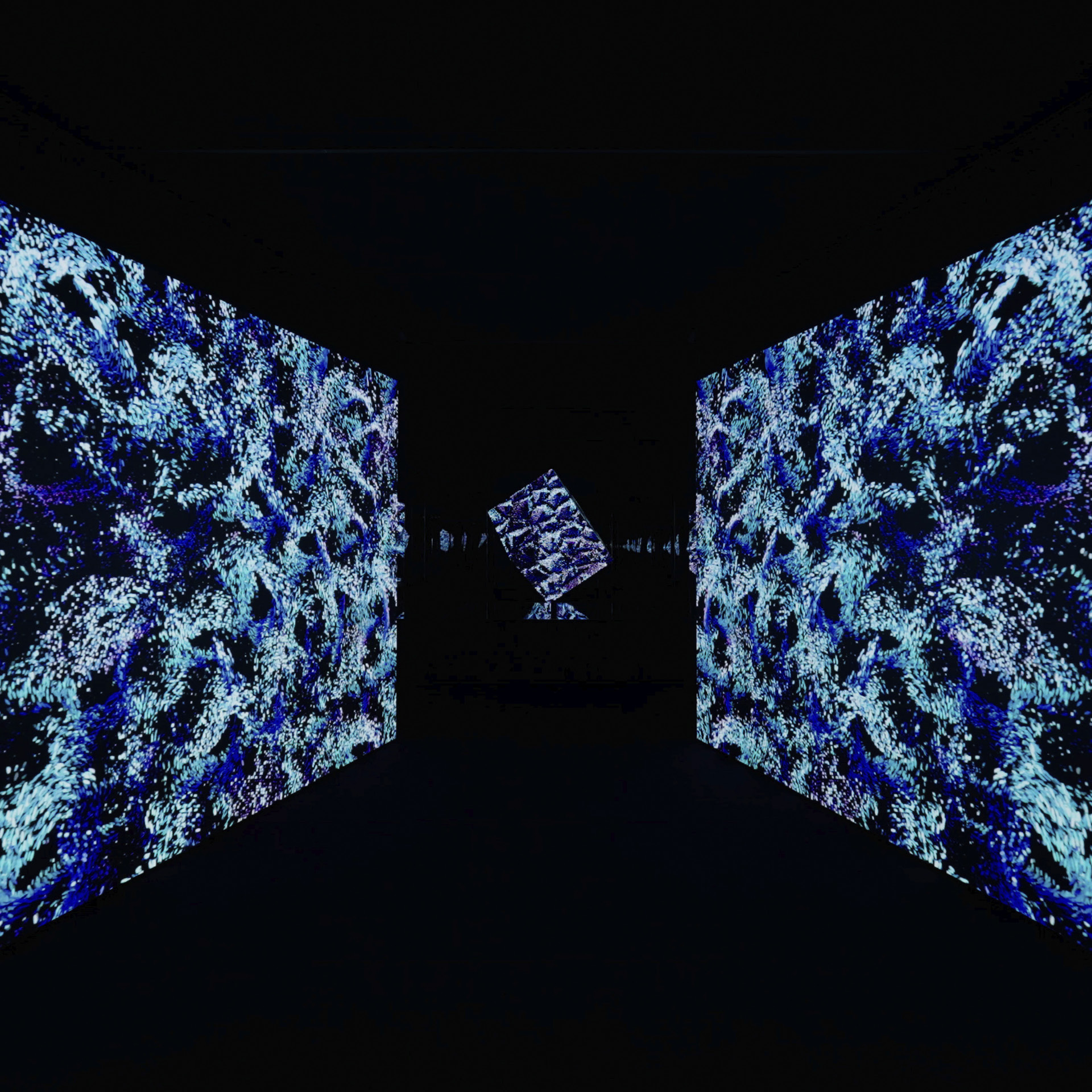 오퍼짓 유나이티드 전시 모습