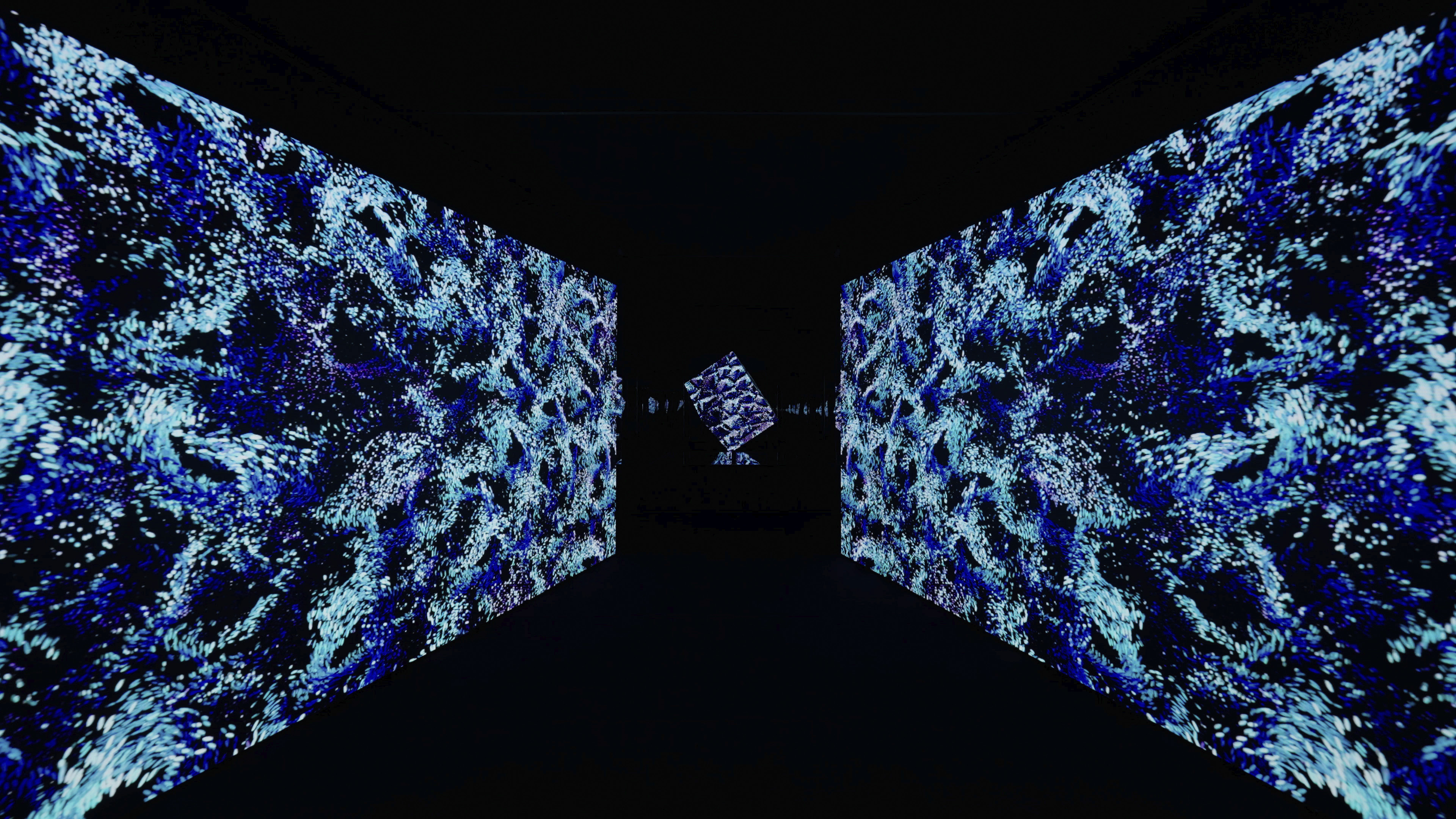 오퍼짓 유나이티드 밀라노 전시 모습