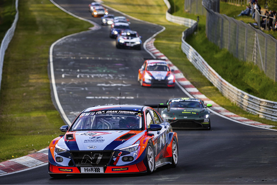 N1 class Avante N Cup race car running on the track