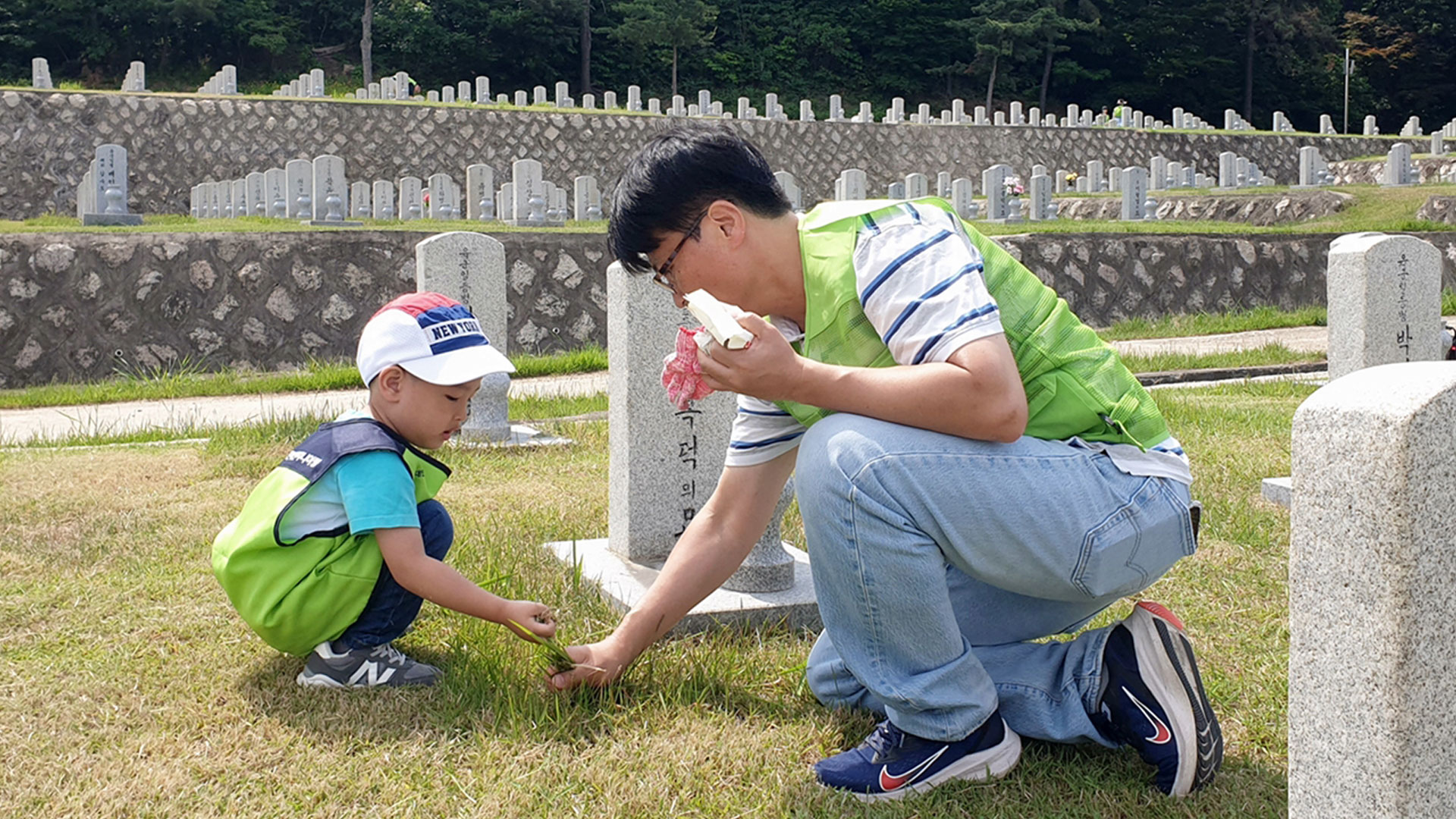 현대엔지니어링, 현충원 묘역 정화 가족 봉사활동 진행