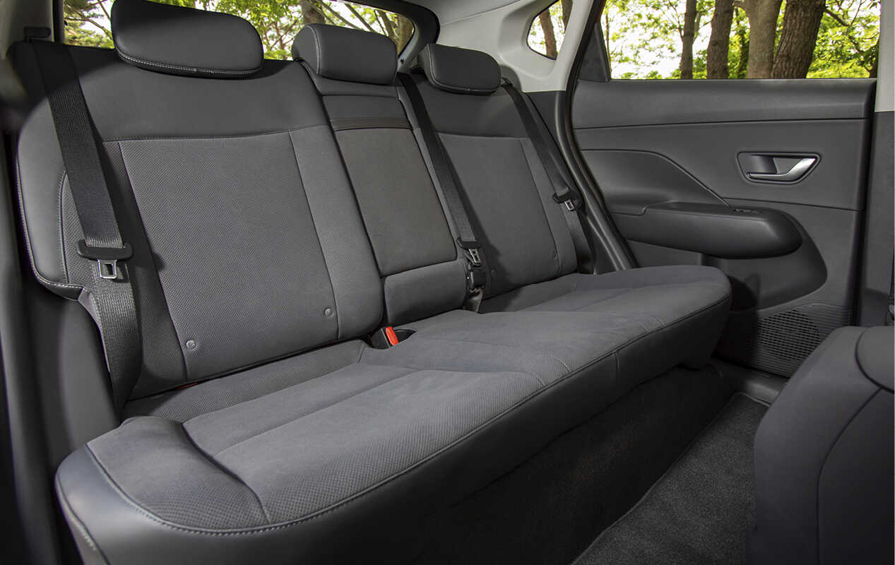 코나 일렉트릭 뒷좌석 공간