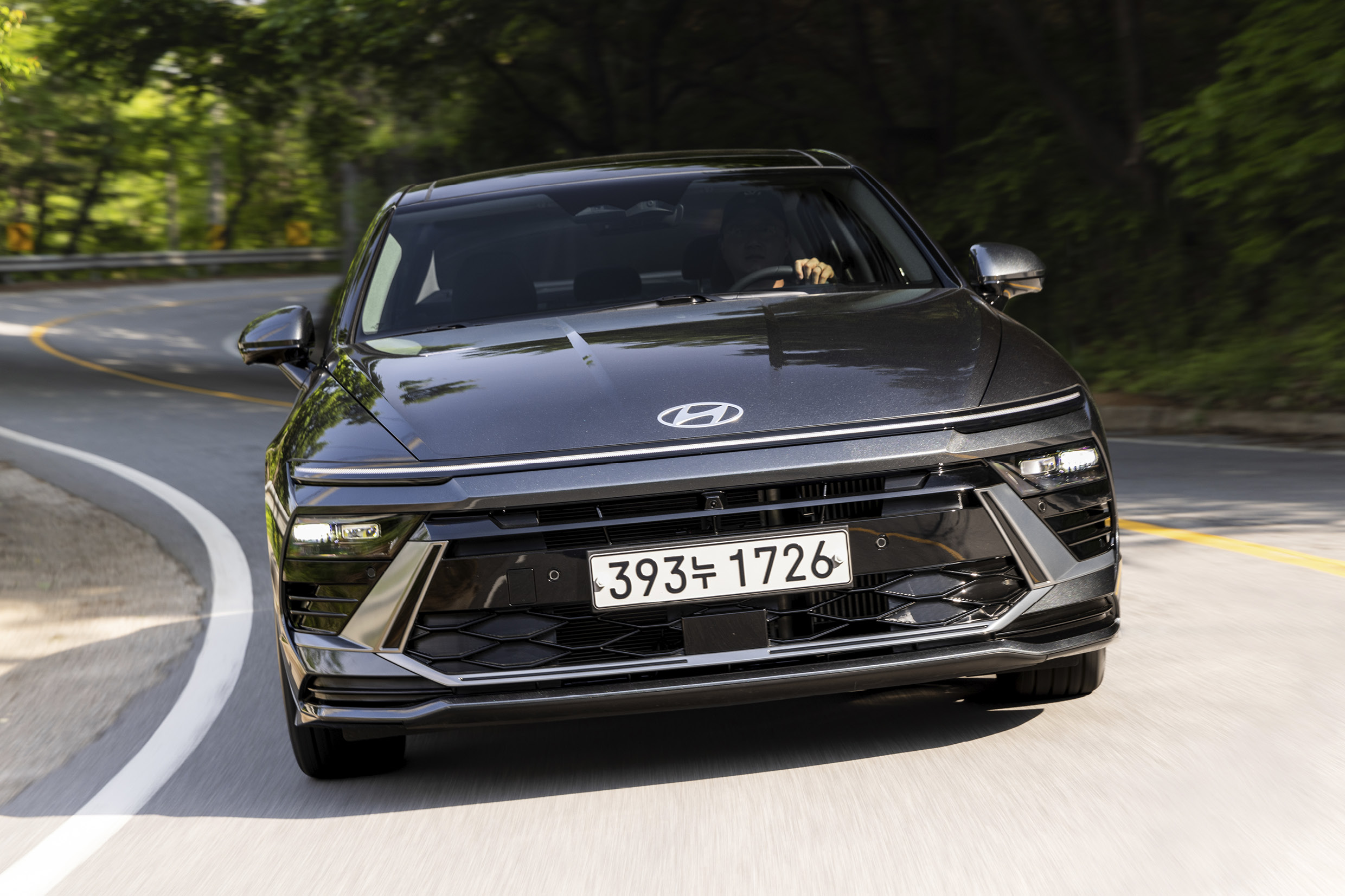 Hyundai Sonata the Edge in motion