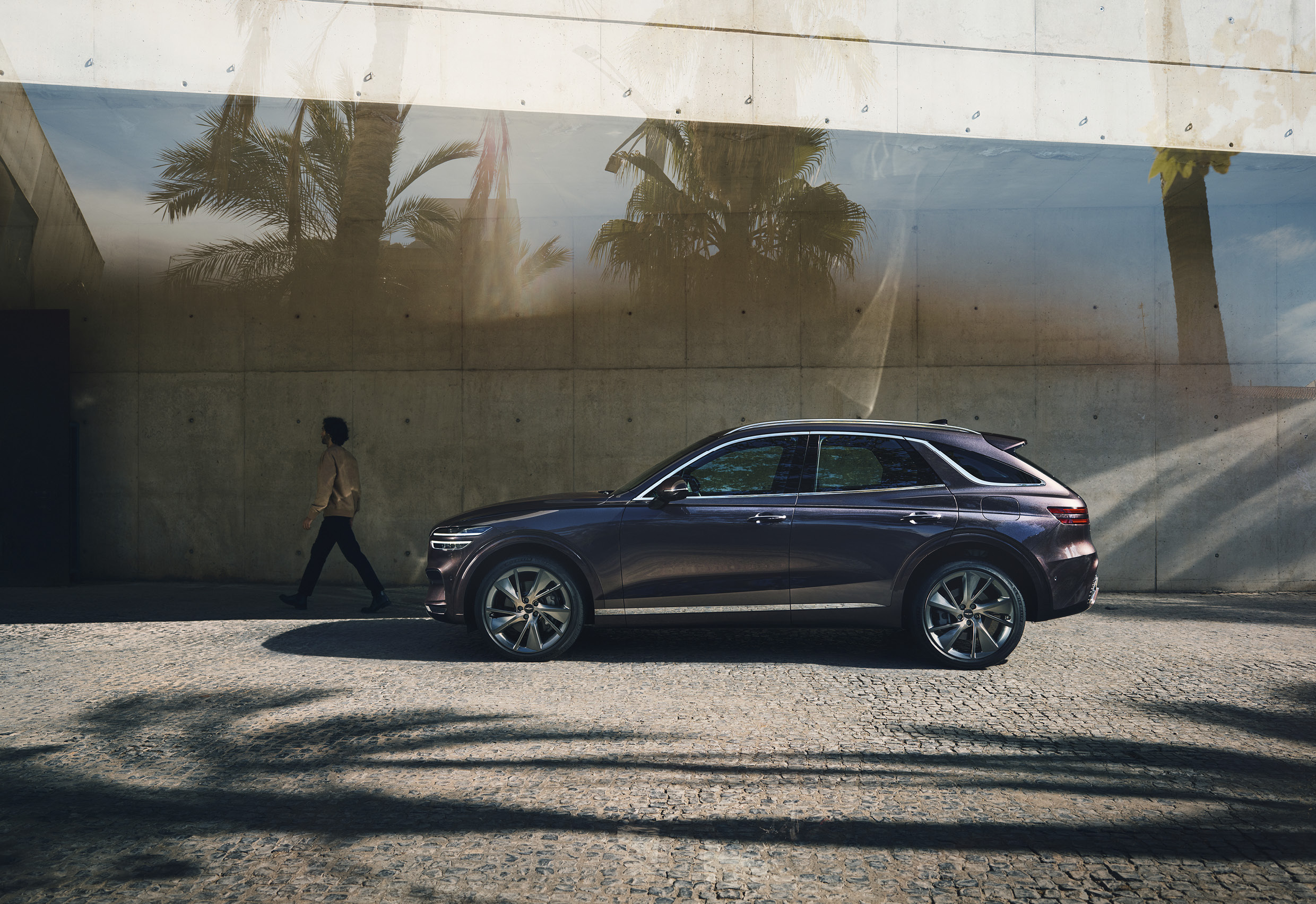 제네시스 GV70의 측면 사진