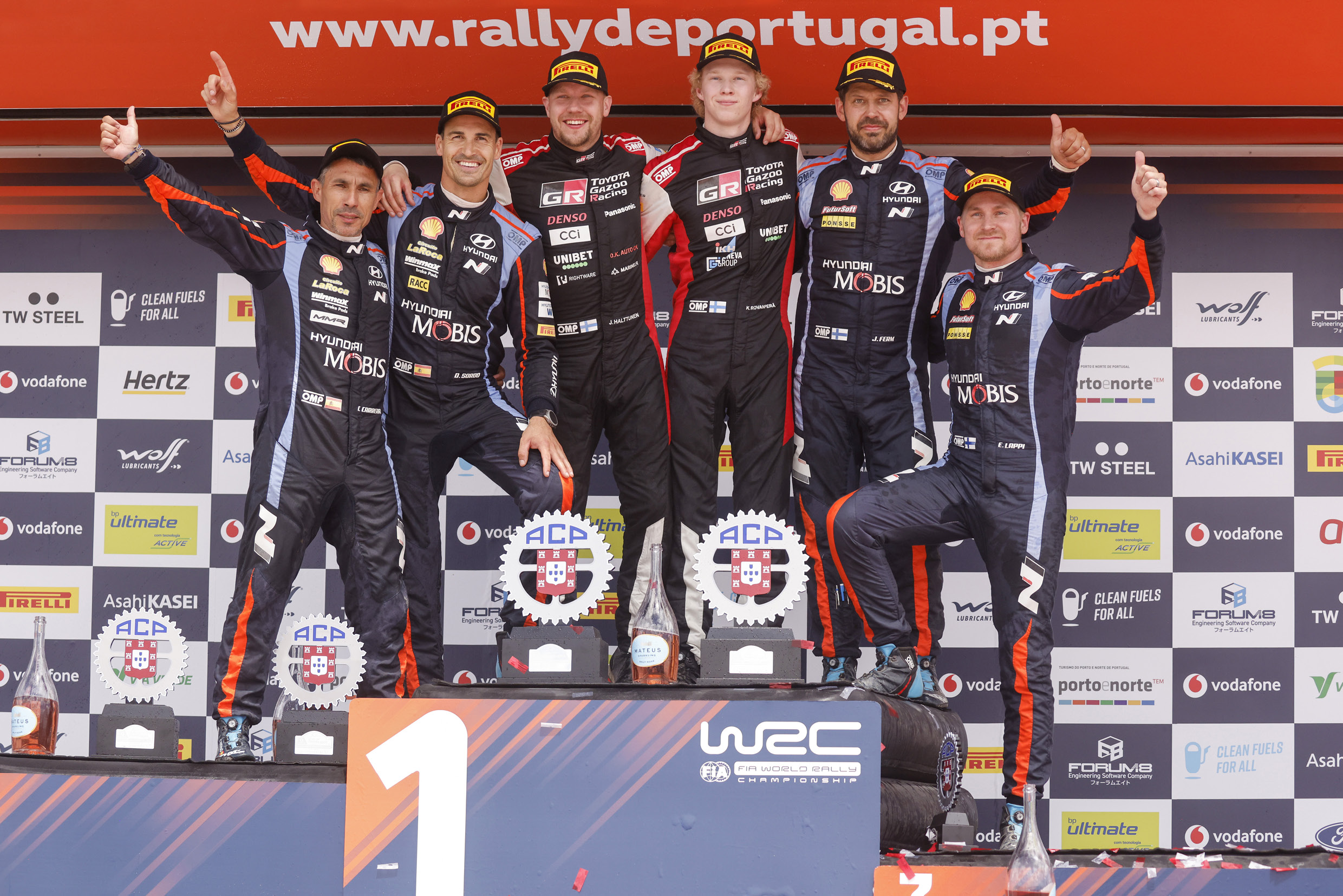 Hyundai i20 N Rally 1 running at Rally Portugal