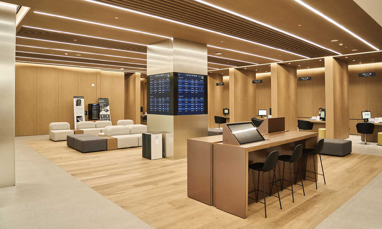 Customer area in the service center of the Incheon flagship store