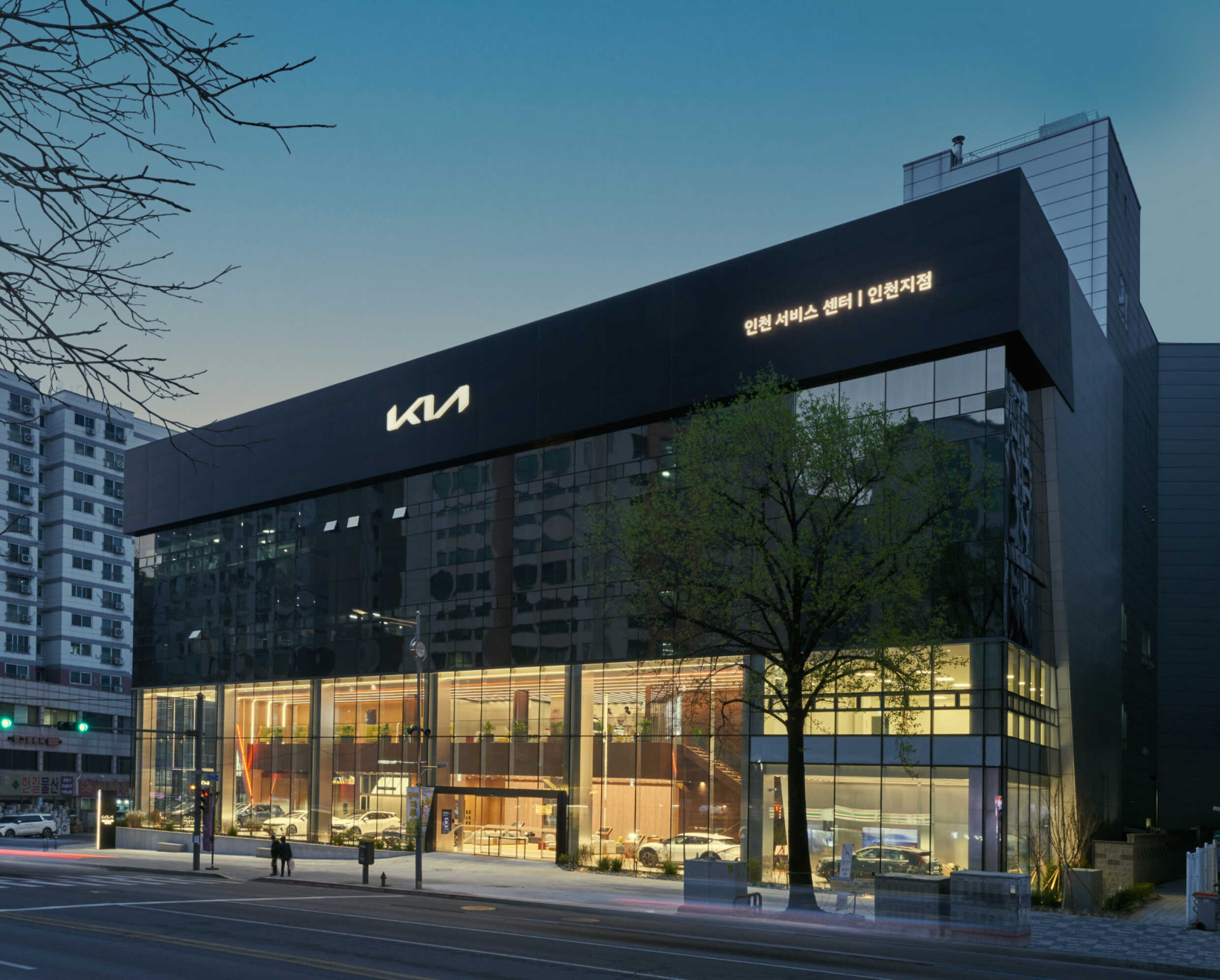 Night view of Kia Incheon flagship store
