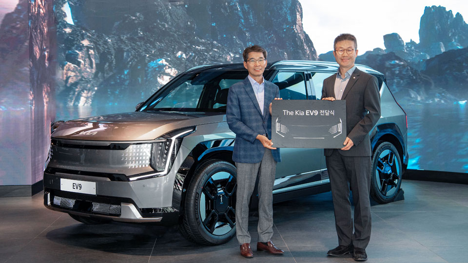 ‘The Kia EV9’ 1호차 전달-main
