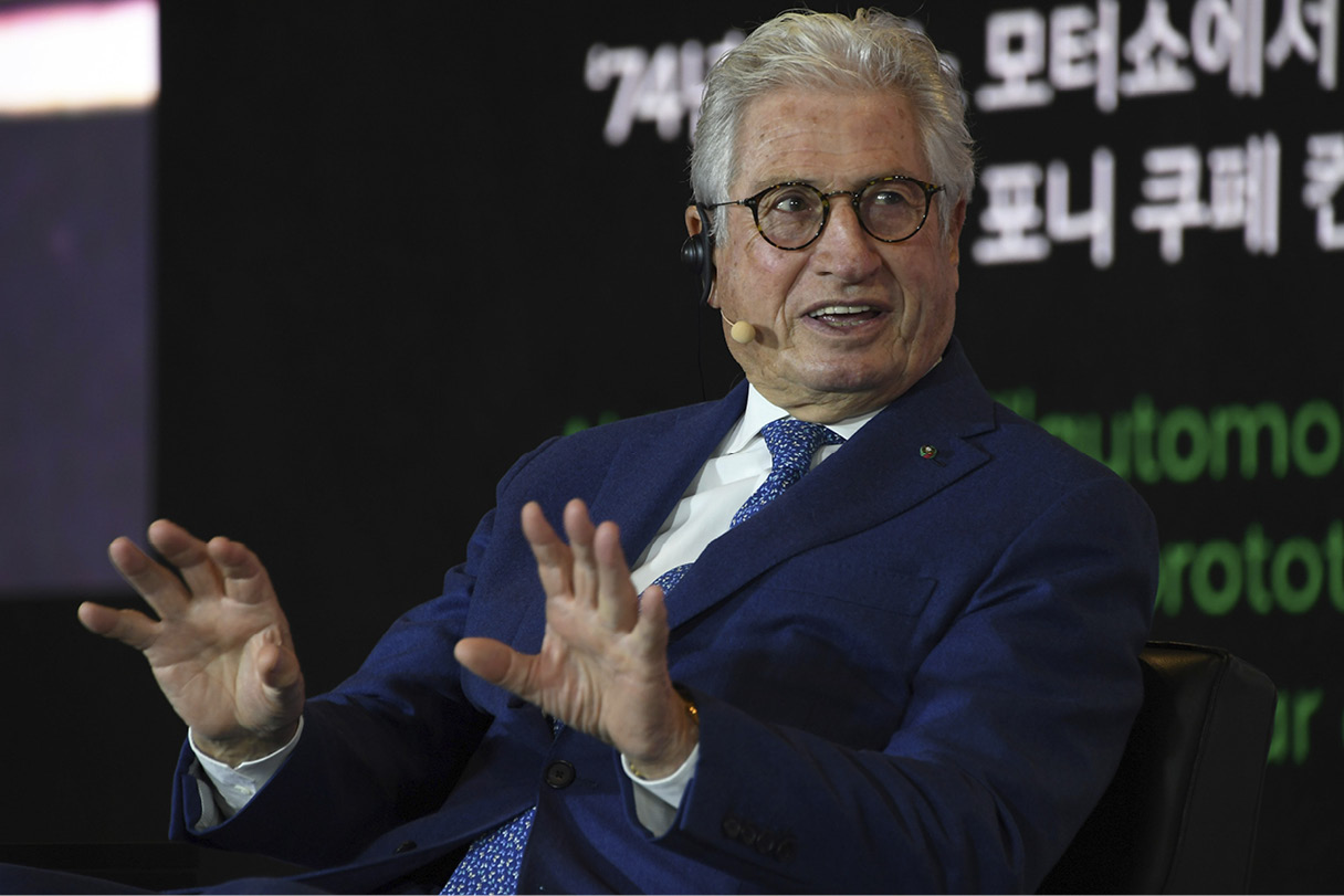 Giorgetto Giugiaro is presenting