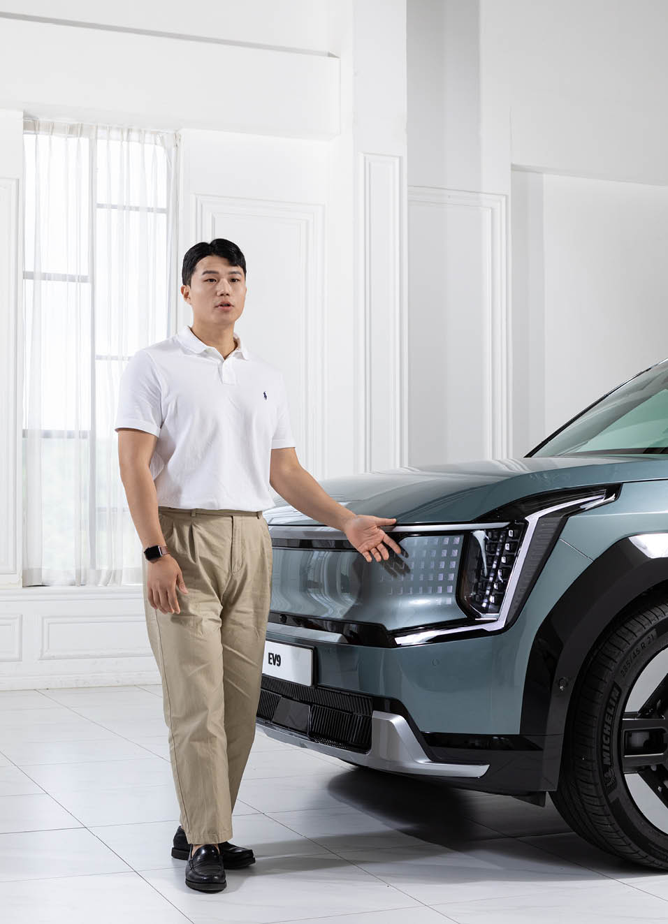 EV9 and researcher Lee Hee-chan