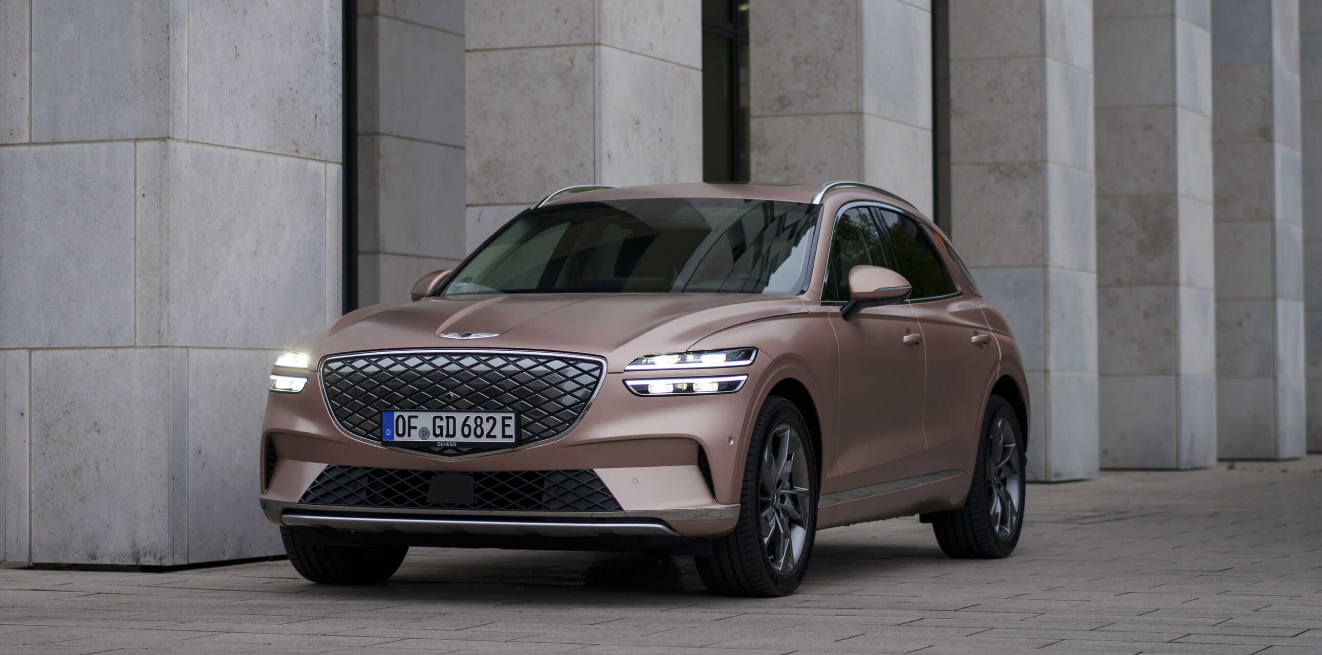 제네시스 GV70 전동화 모델의 모습