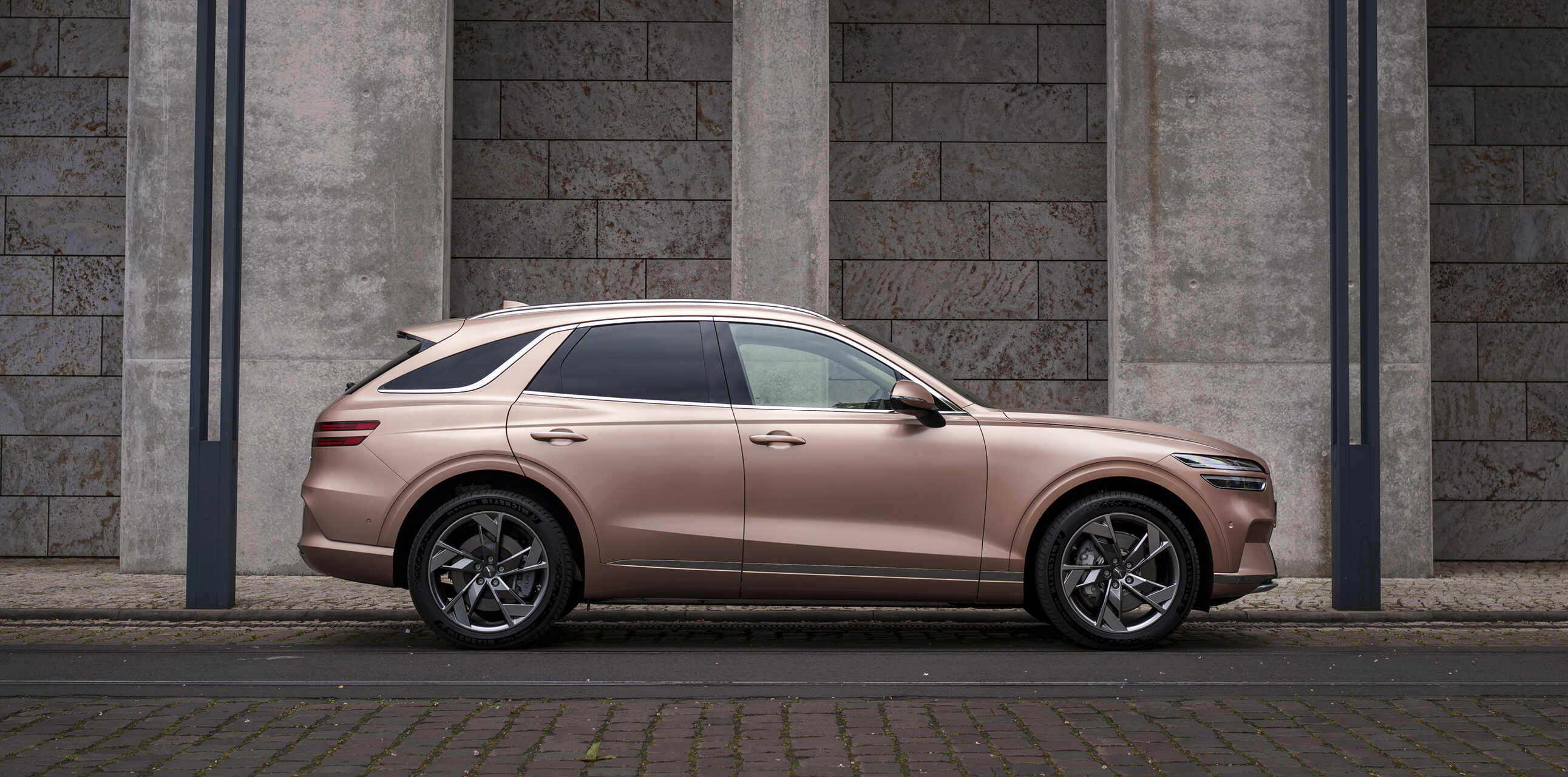 제네시스 GV70 전동화 모델의 모습