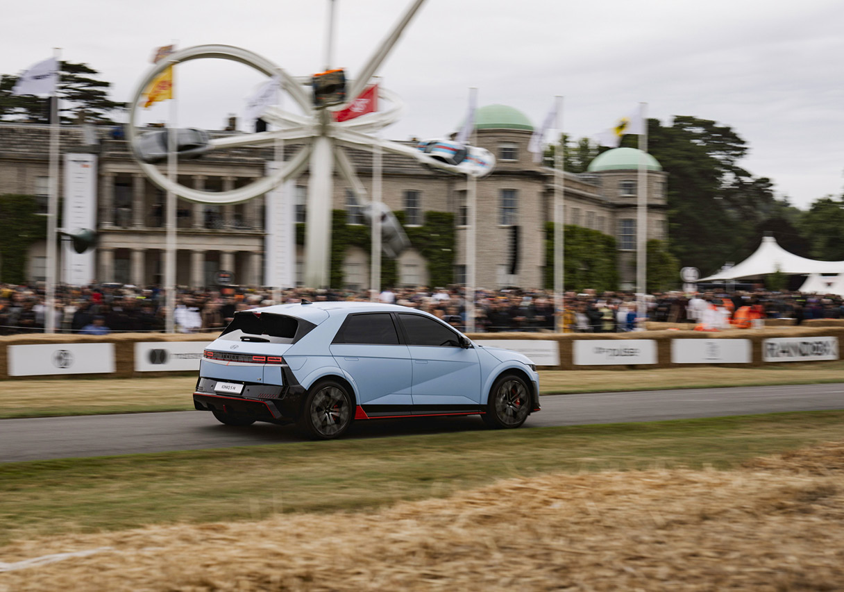 현대자동차 아이오닉 5 N의 주행 모습