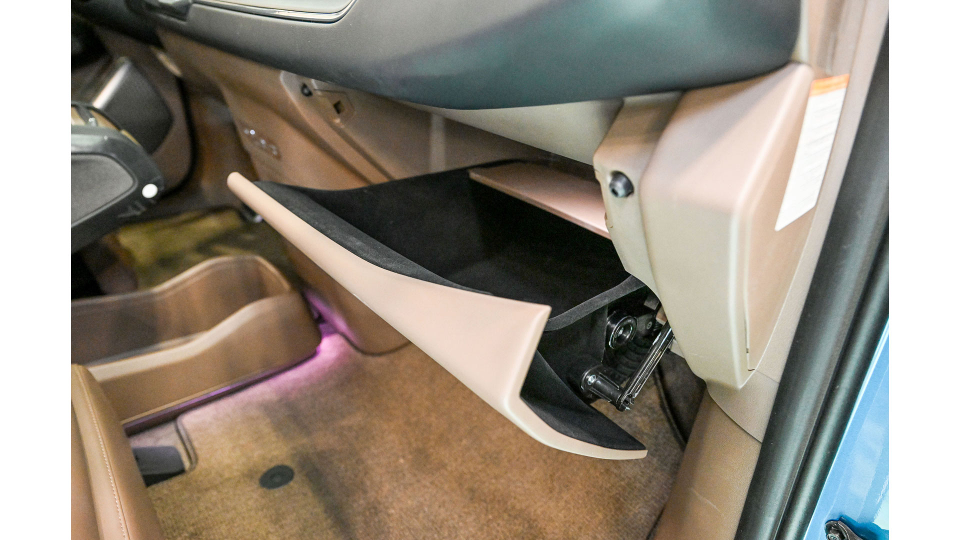 현대모비스,  ‘파라볼릭 모션?’ 전기차에 최적화된 글로브박스 나왔다