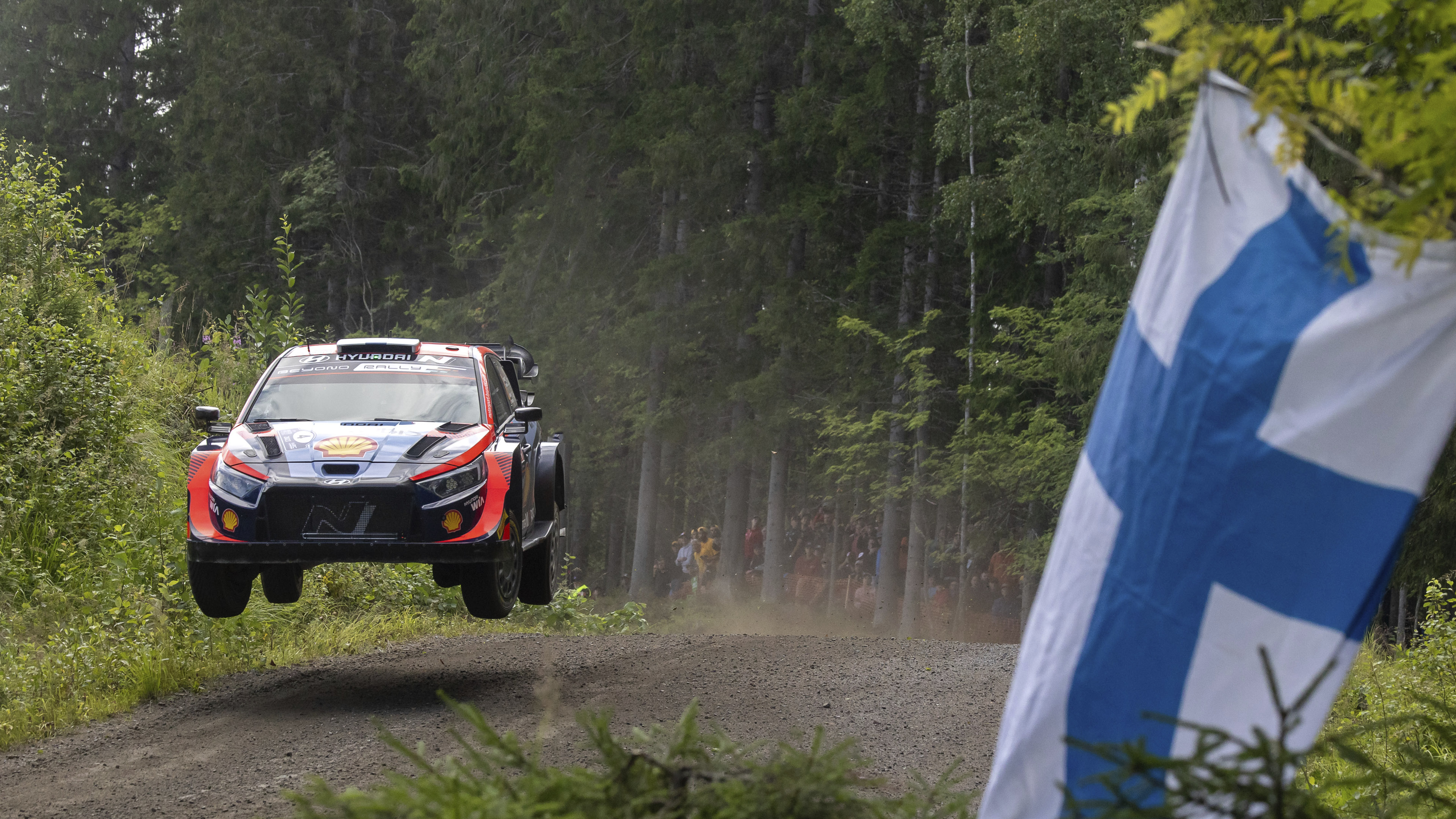 현대 월드랠리팀 i20 N 랠리1 하이브리드의 주행 모습