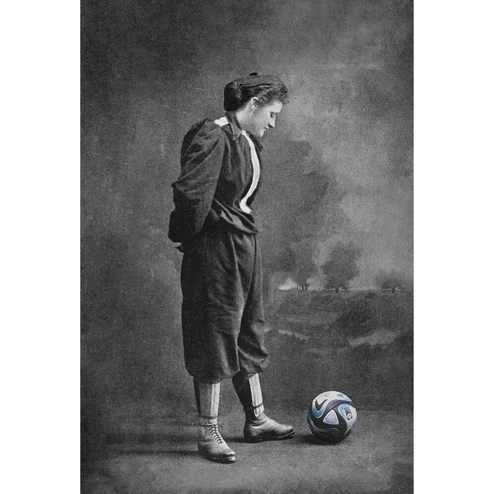 최초의 여성 축구팀을 창단한 네티 허니볼