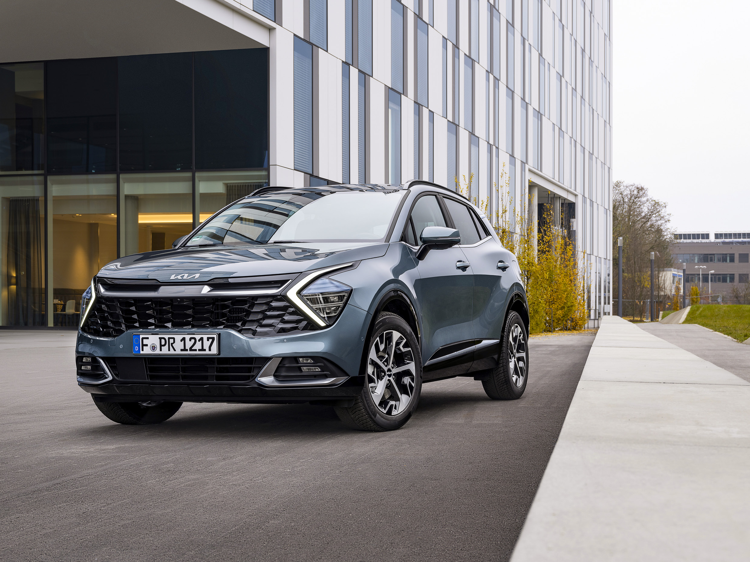 스포티지의 전측면