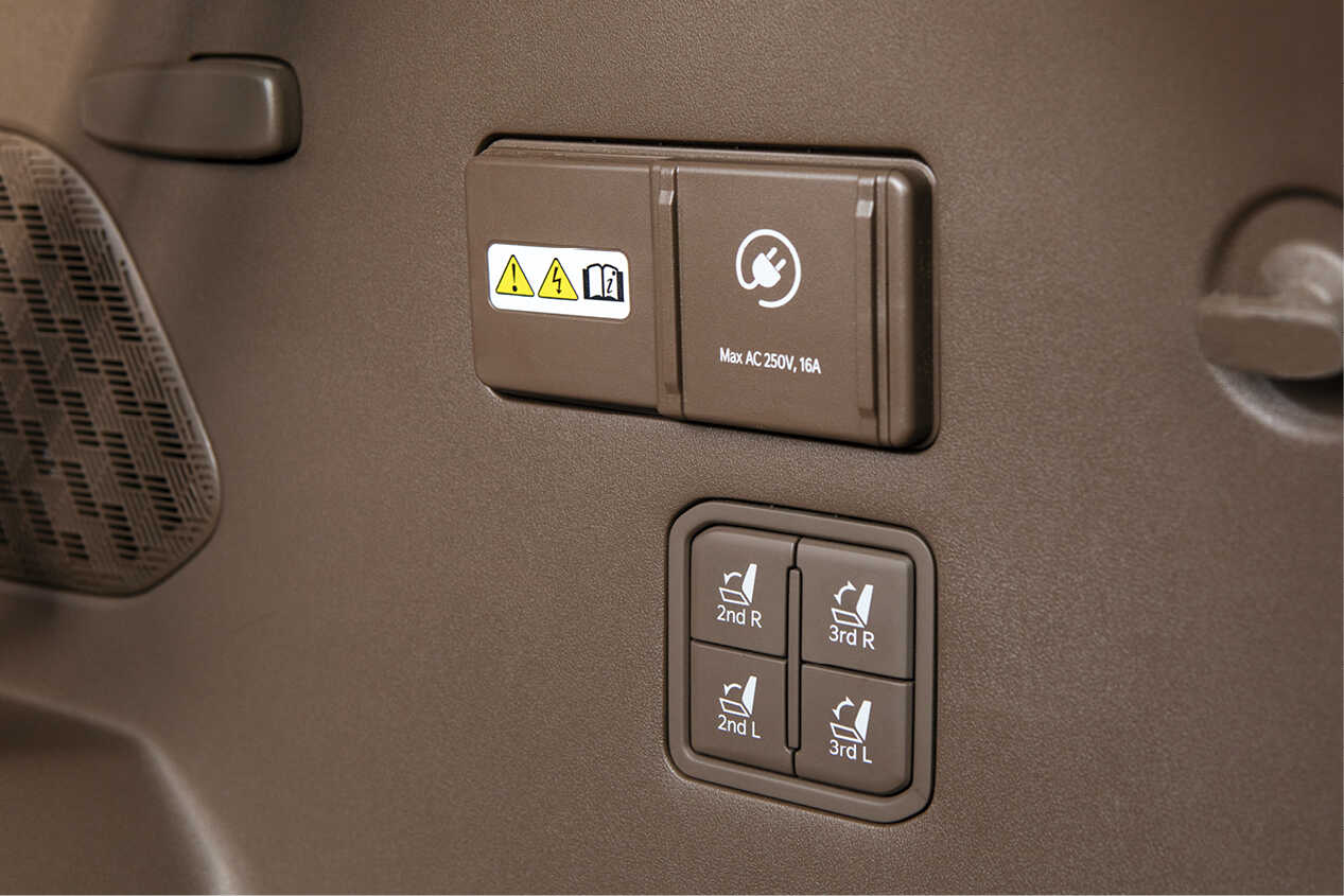 EV9의 3열 시트 조절 버튼의 모습