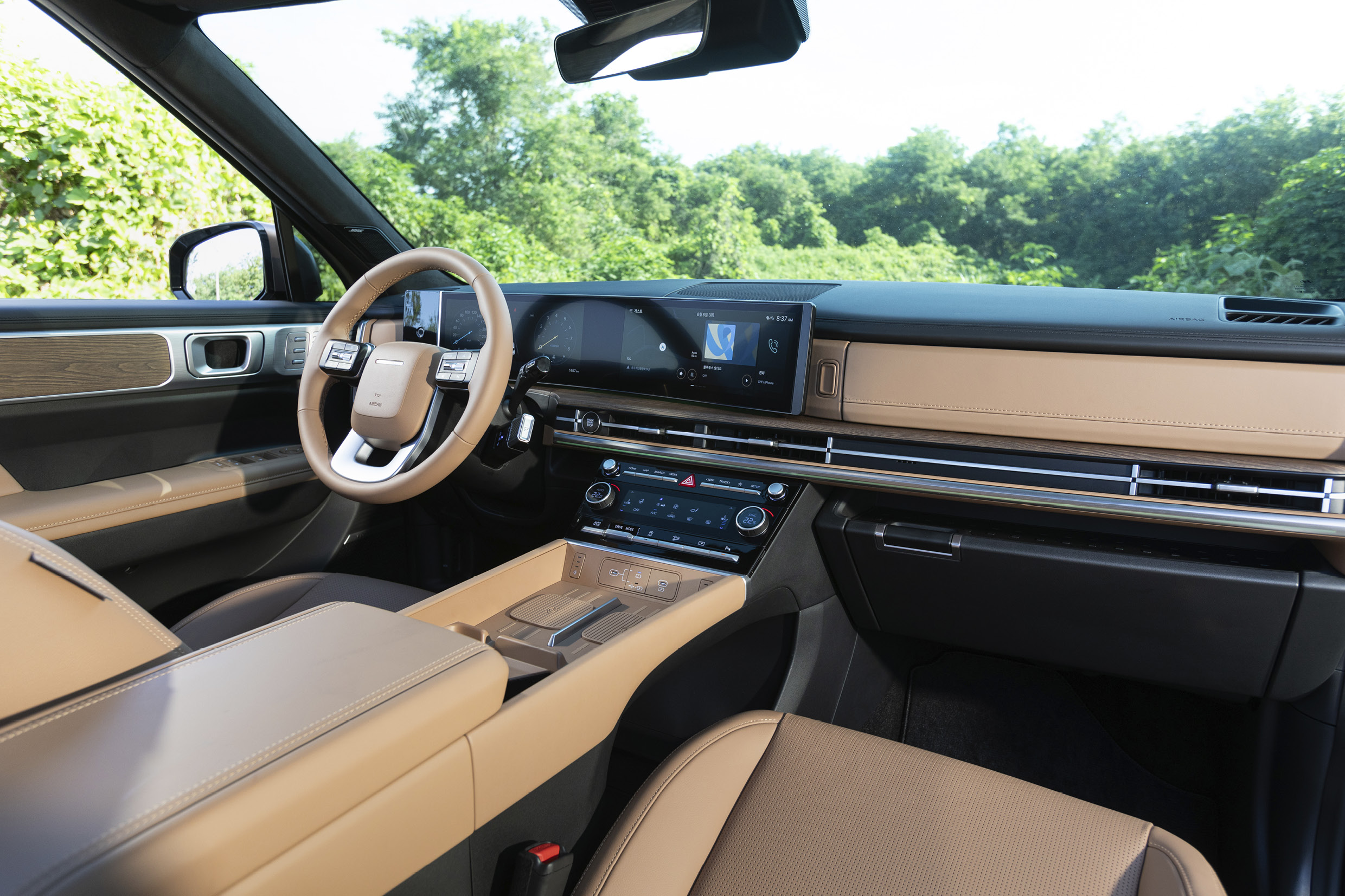 현대자동차 디 올 뉴 싼타페의 앞좌석 모습