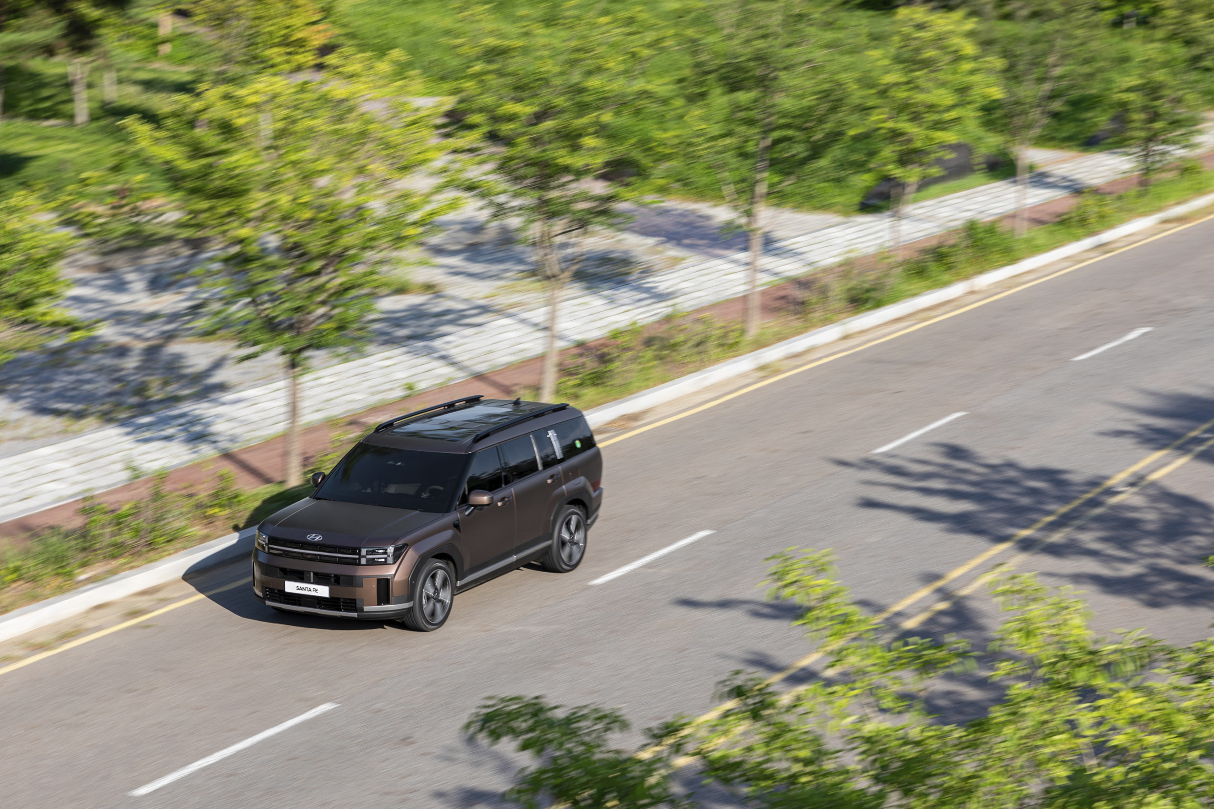 Hyundai the all new Santa Fe in motion