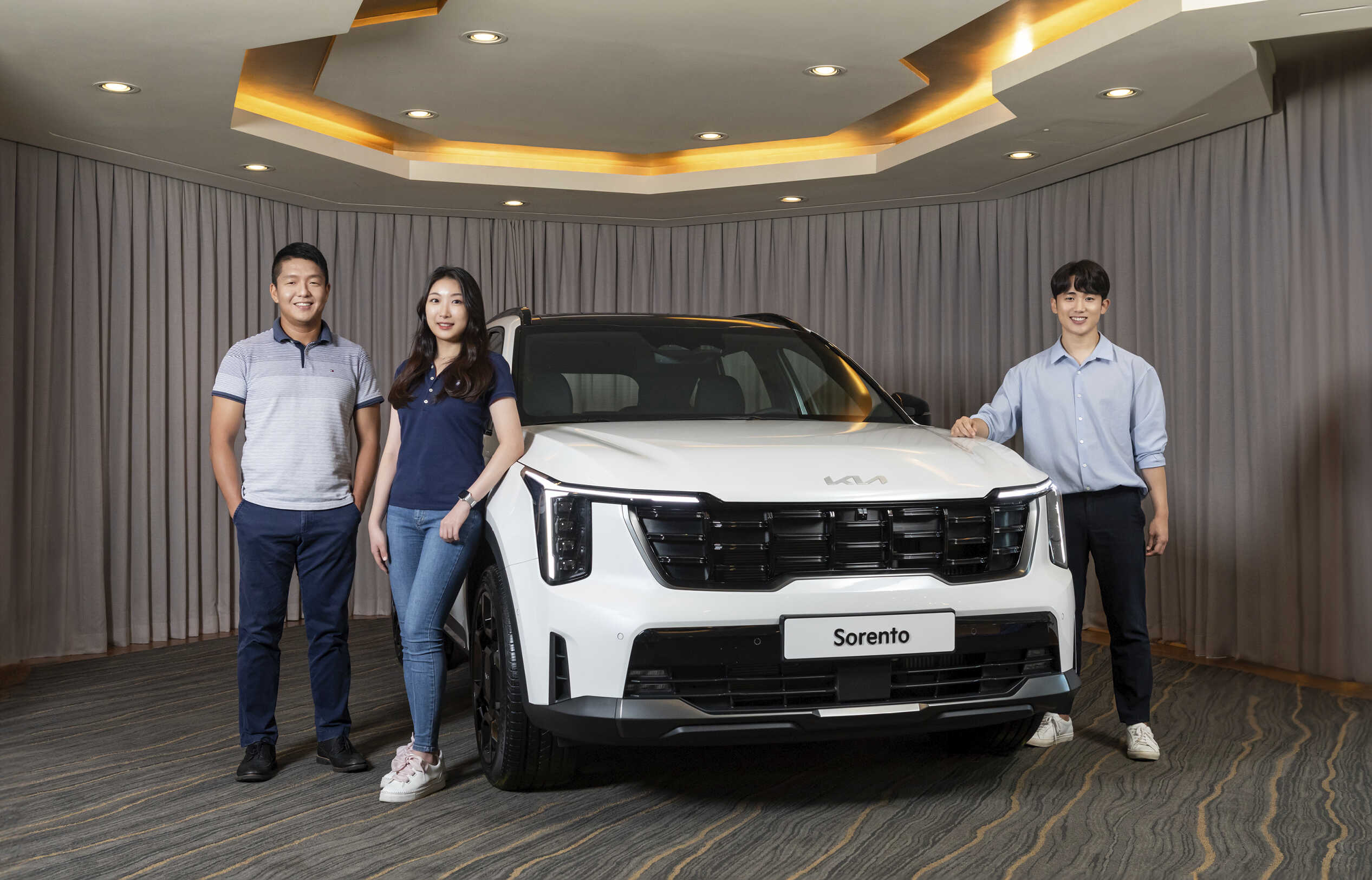 기아 더 뉴 쏘렌토를 담당한 연구원들의 모습