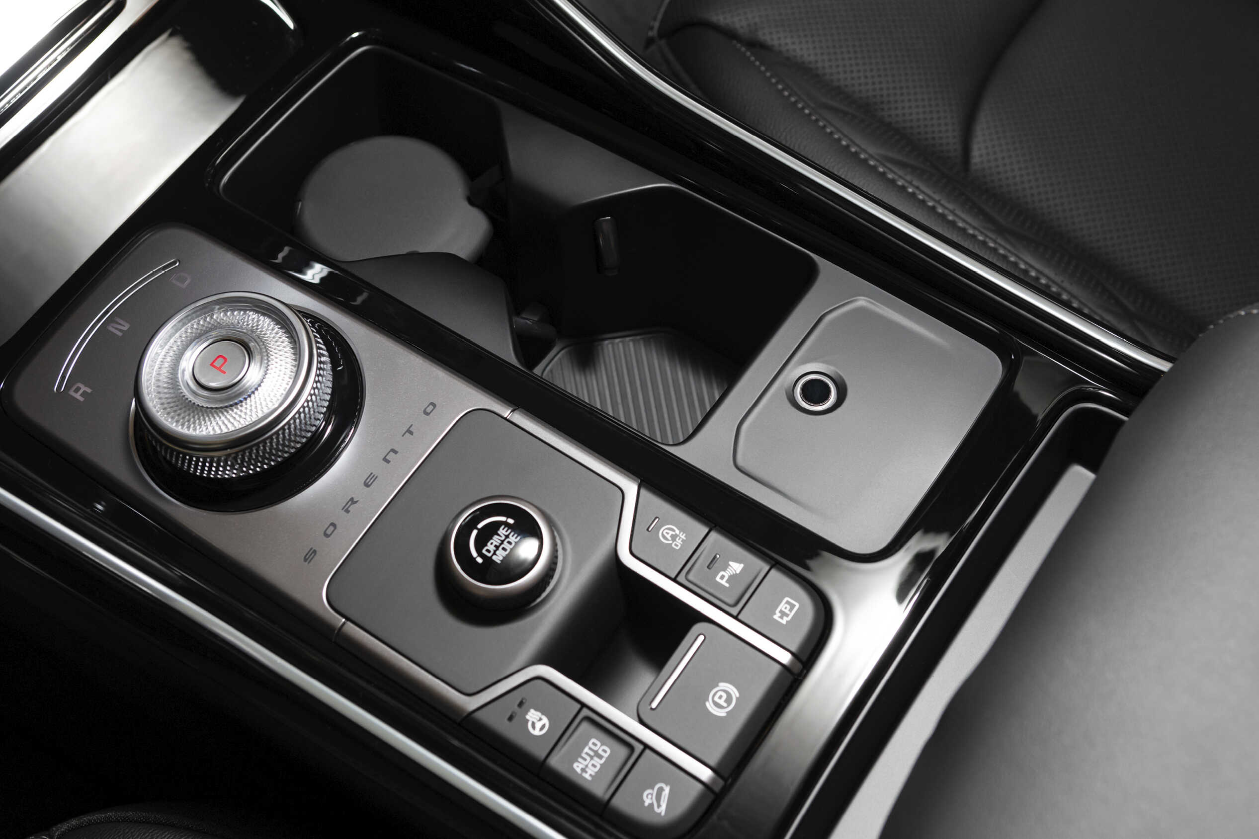 기아 더 뉴 쏘렌토의 센터콘솔 모습