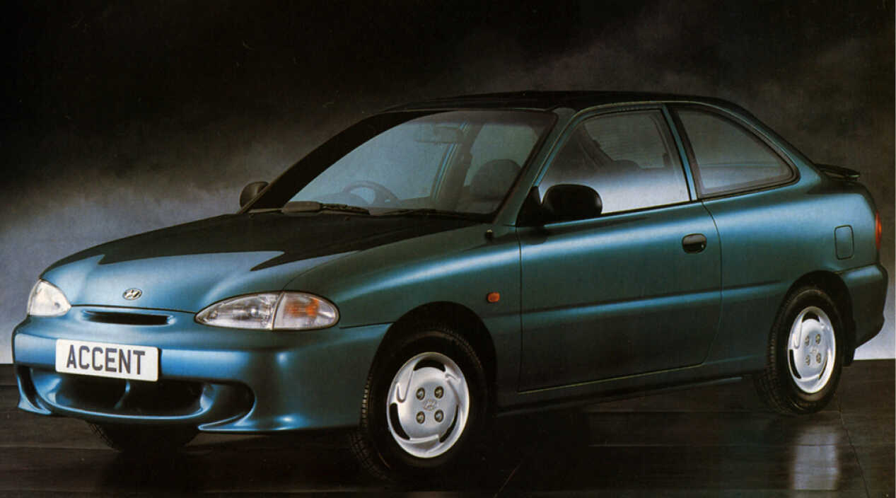 A quarter view of the Accent