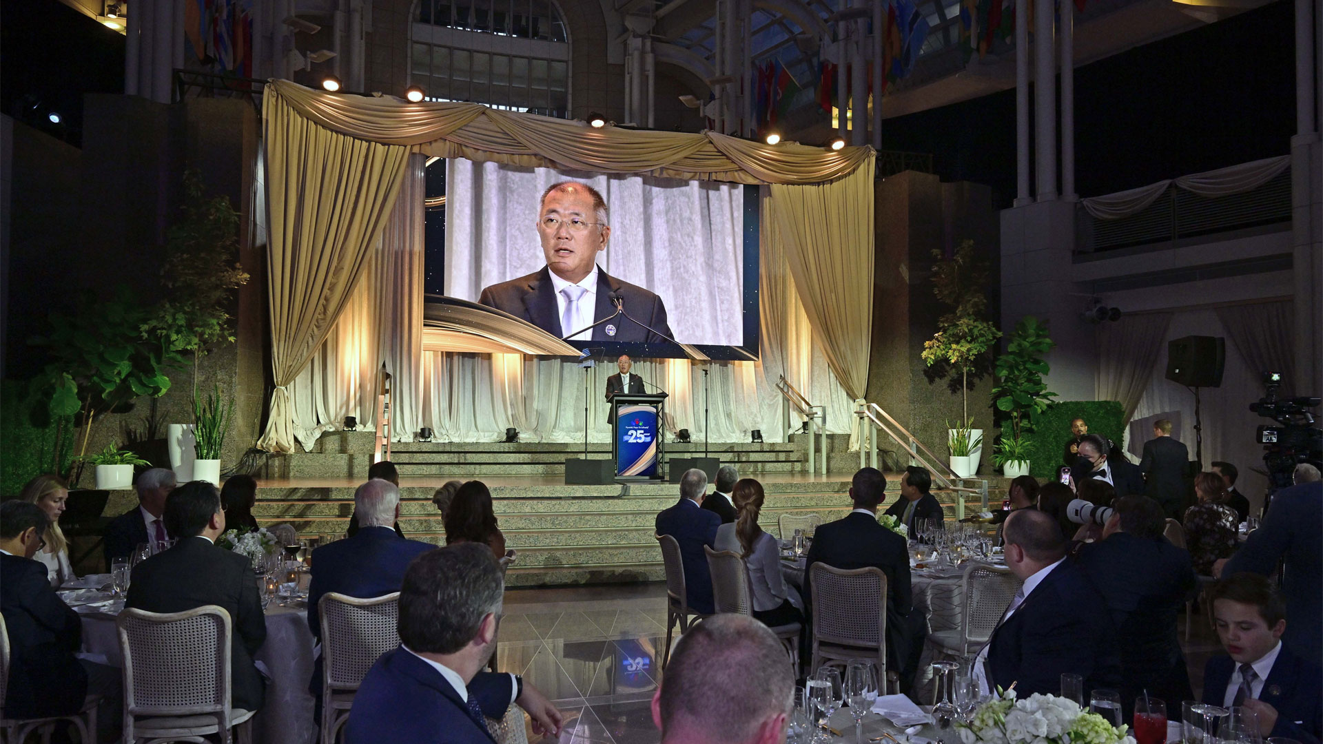 Hyundai Hope on Wheels Hosts Its Largest Convening of Leaders To Commemorate Childhood Cancer Awareness Month