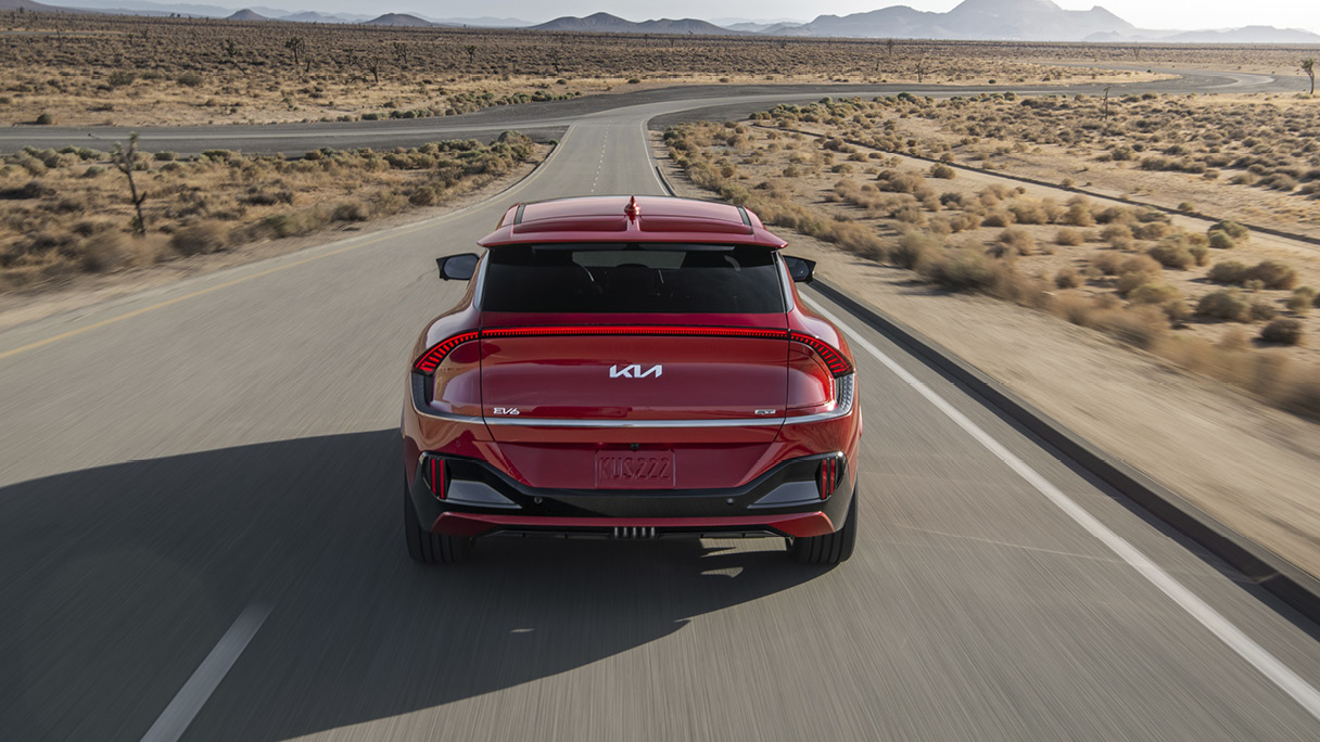 기아 EV6 GT의 주행 모습