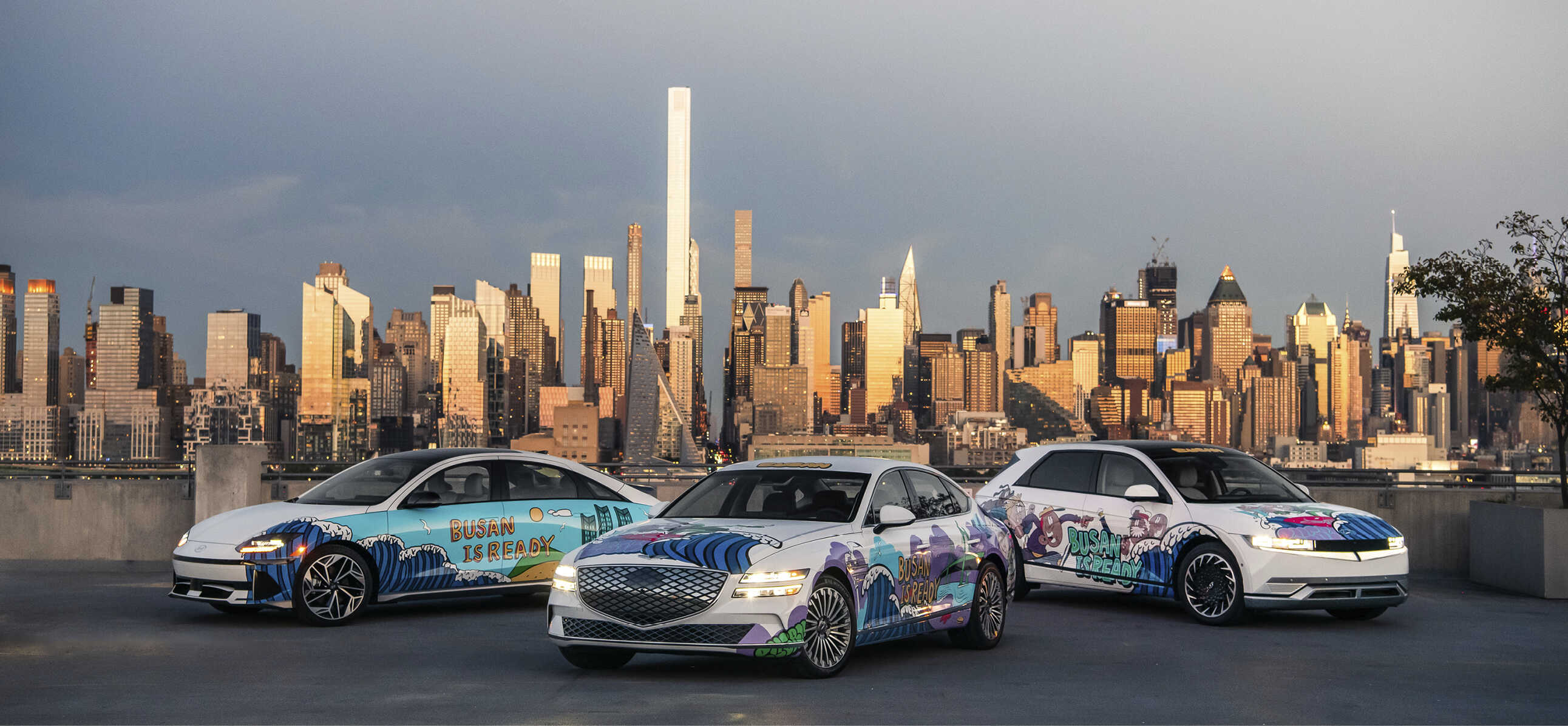 현대차그룹 아트카가 미국 주요 도시를 배경으로 도열한 모습