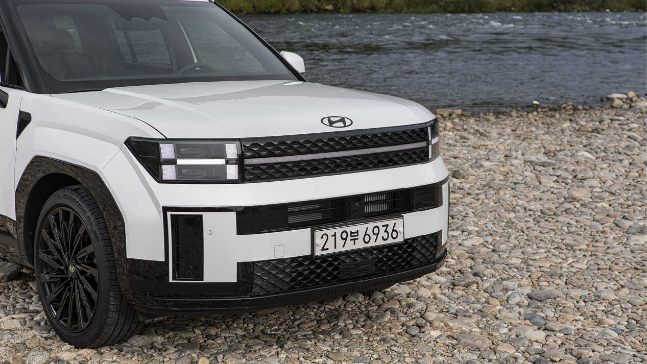 디 올 뉴 싼타페의 전면 모습