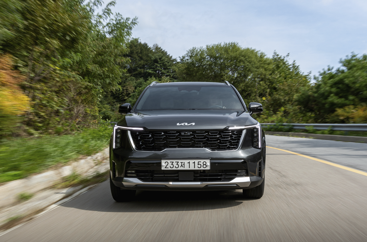 The front of The New Sorento in motion