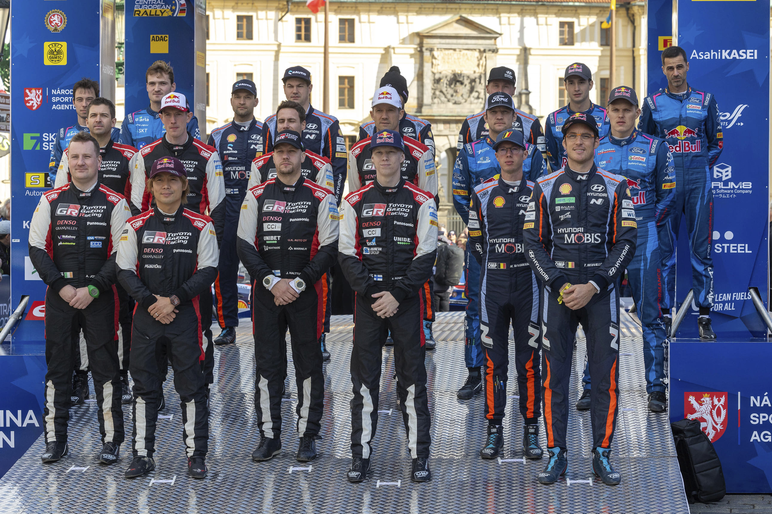 WRC에 참전하는 드라이버들의 모습