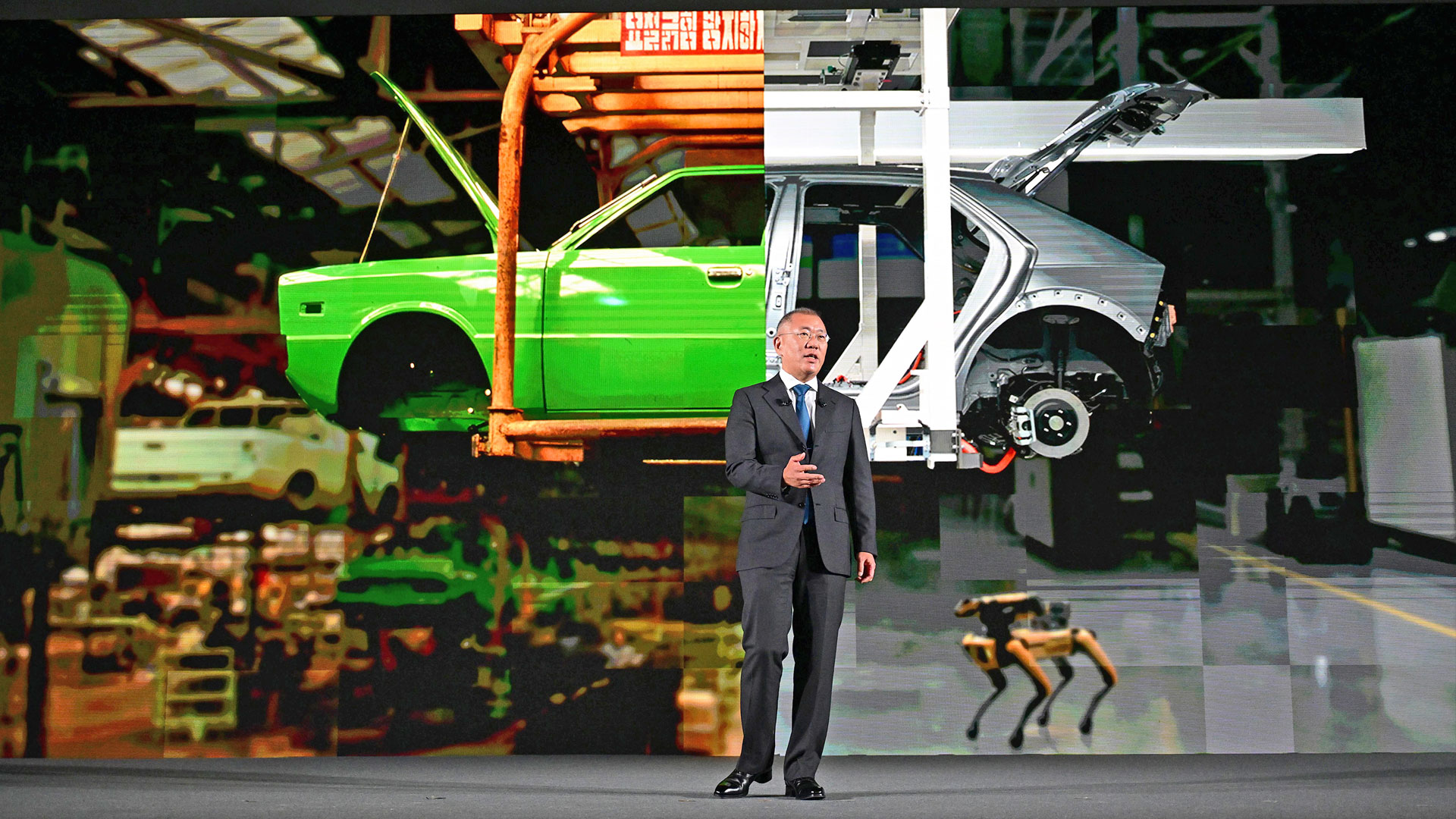 울산 EV 전용공장 기공식에서 정의선 회장이 기념 연설을 하고 있는 모습