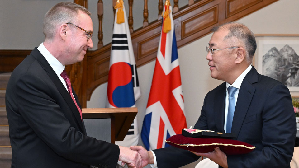 정의선 현대자동차그룹 회장, 대영제국훈장 수훈 -main