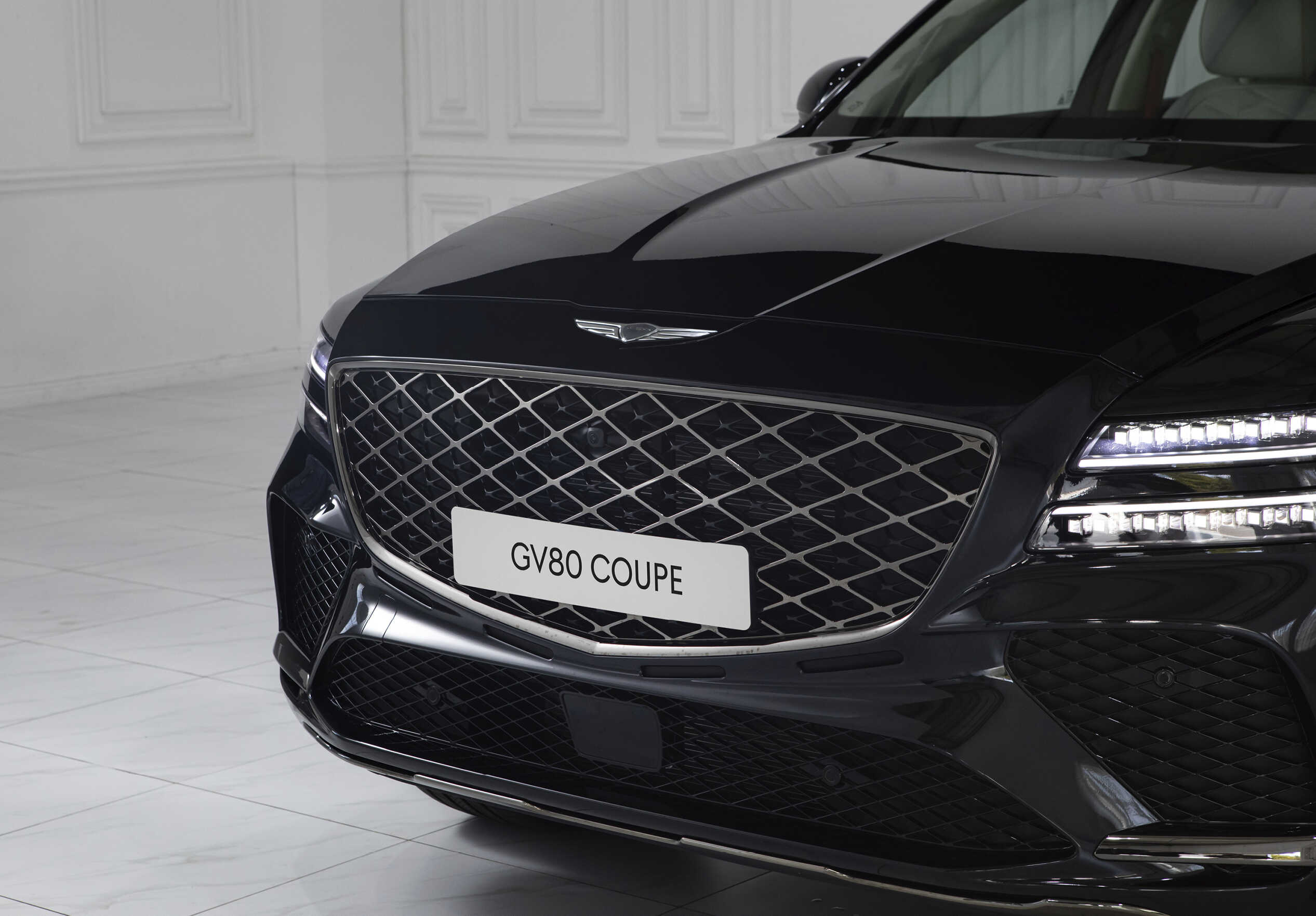 Double-layered G-Matrix pattern grill applied to Genesis' GV80 Coupe