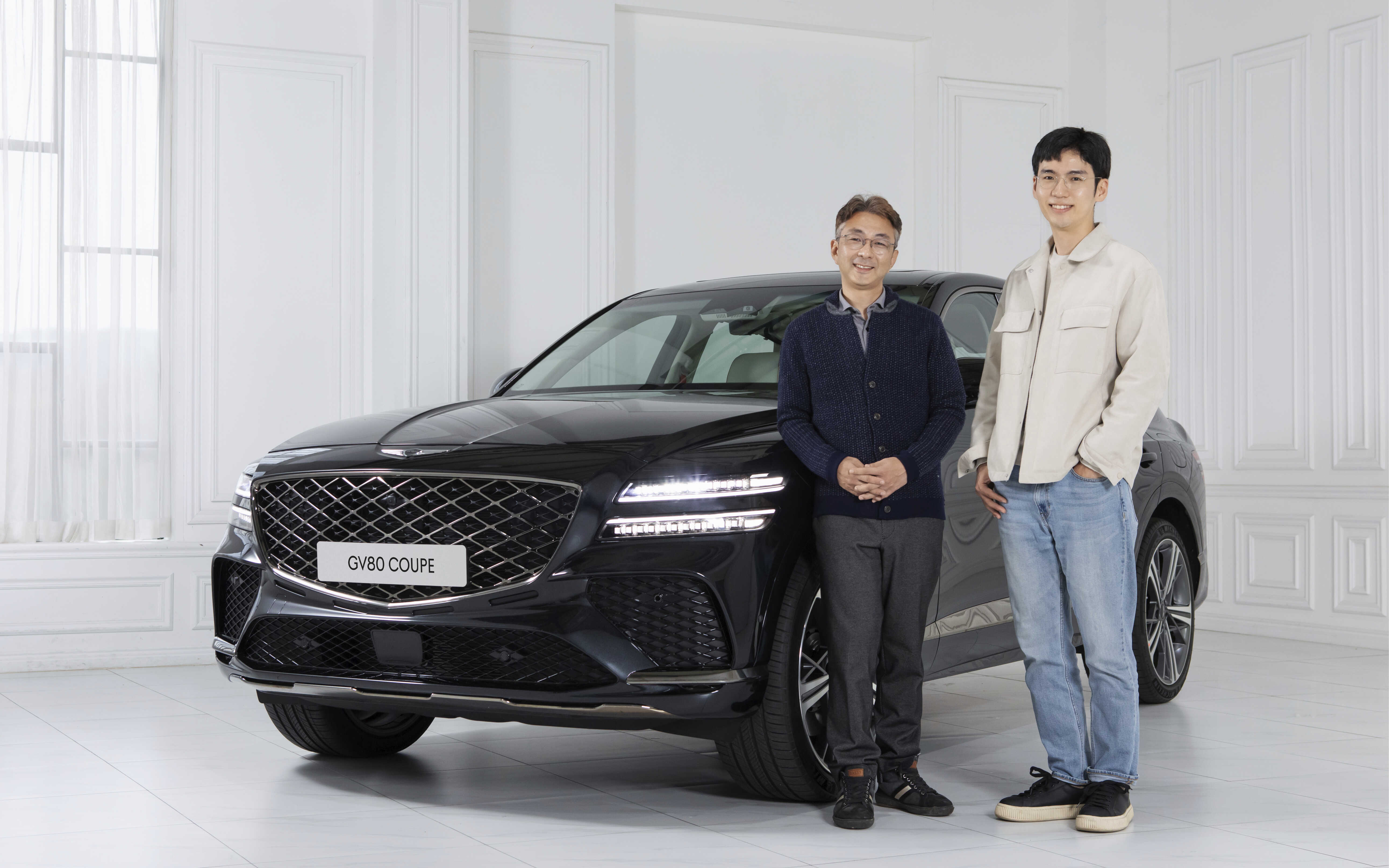 Senior researcher Jung-won Kim and researcher Jaemin Park were in charge of the interior design of Genesis' new GV80.
