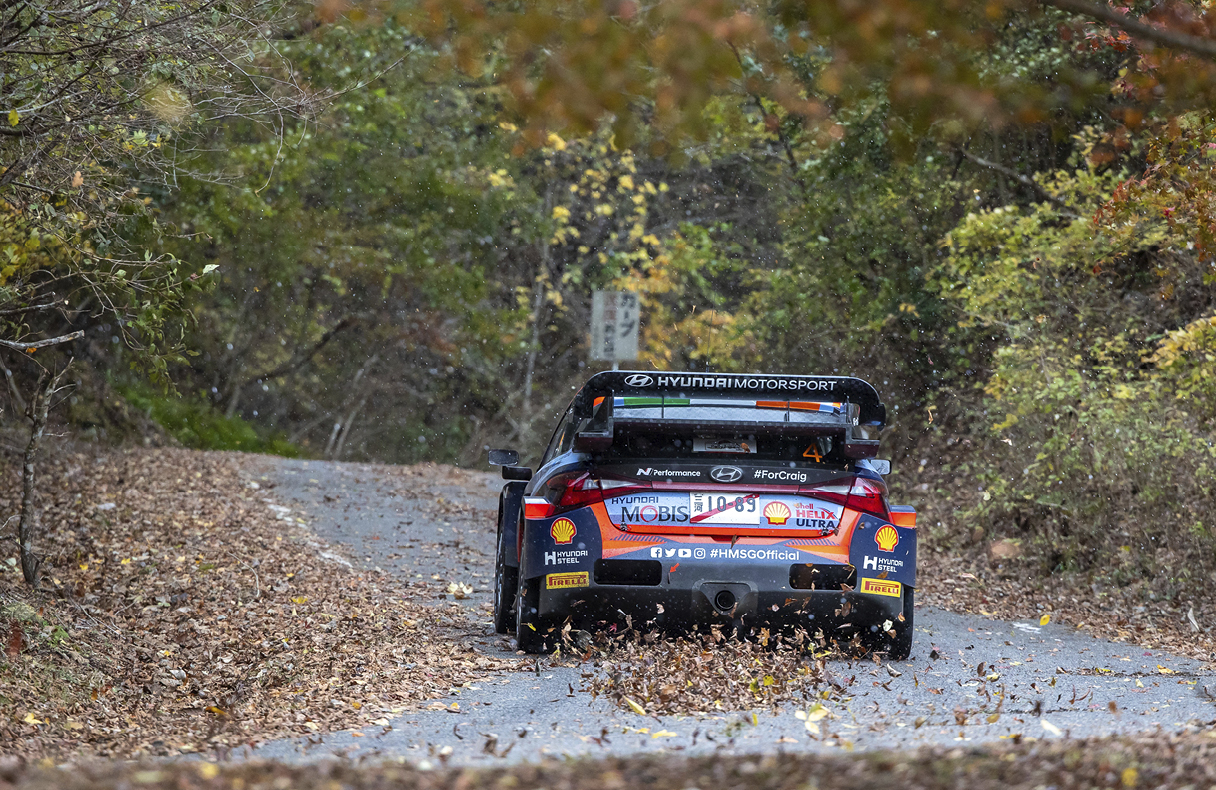 현대 월드랠리팀 i20 N 랠리1 하이브리드의 주행 모습