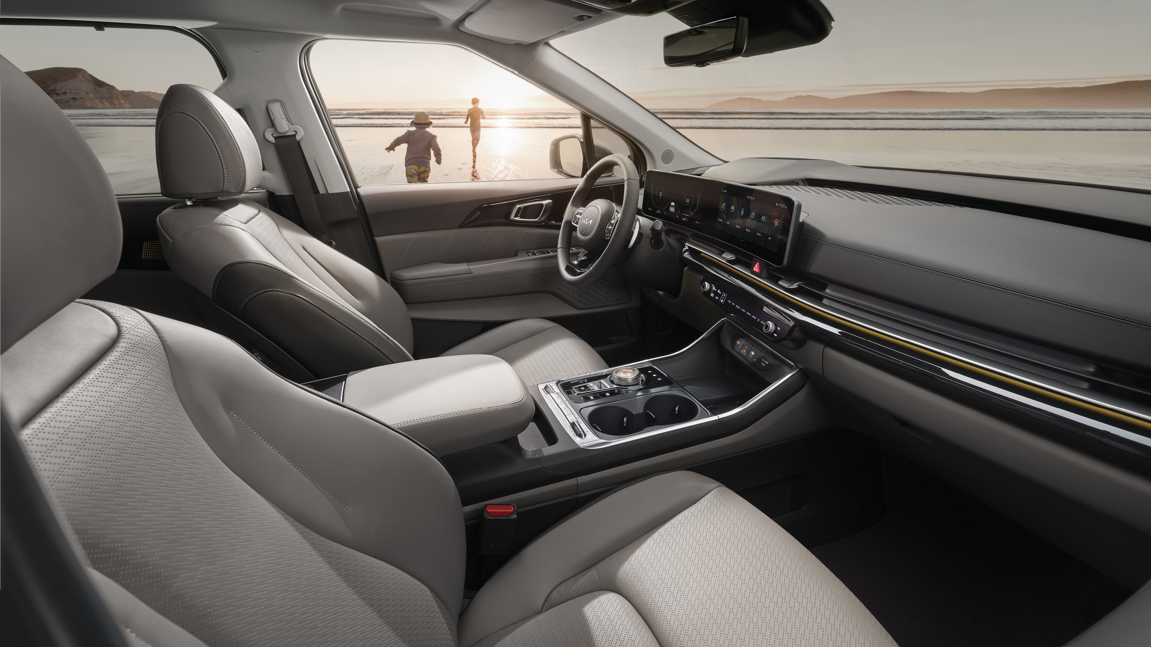 더 뉴 카니발의 1열 모습