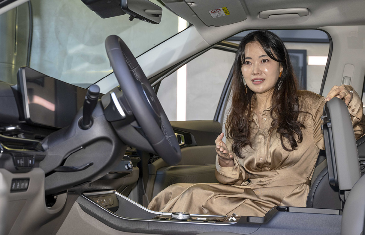 더 뉴 카니발 내장 디자인을 담당한 연구원