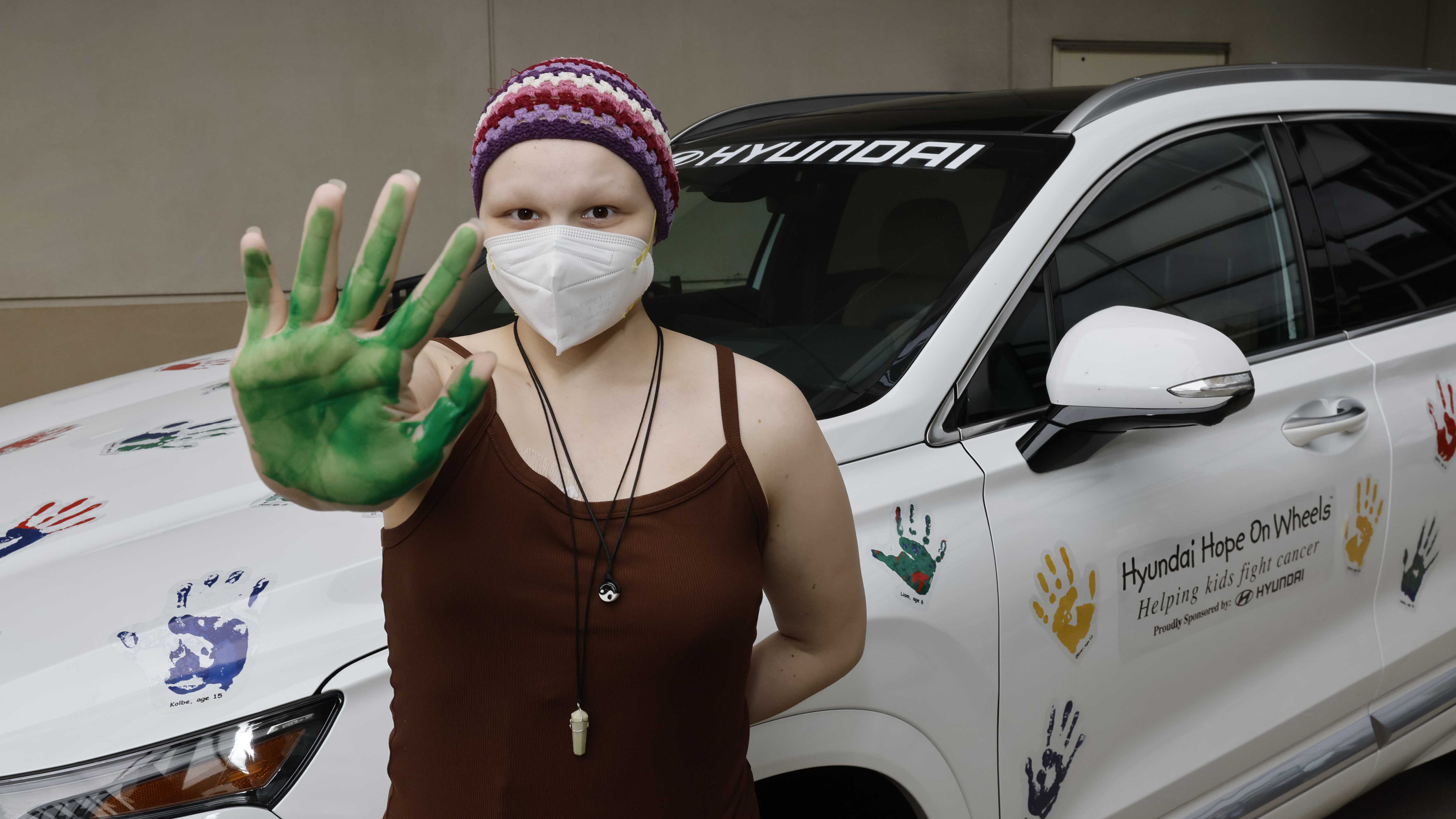 핸드프린팅 행사에 참석한 소아암 환자 어린이