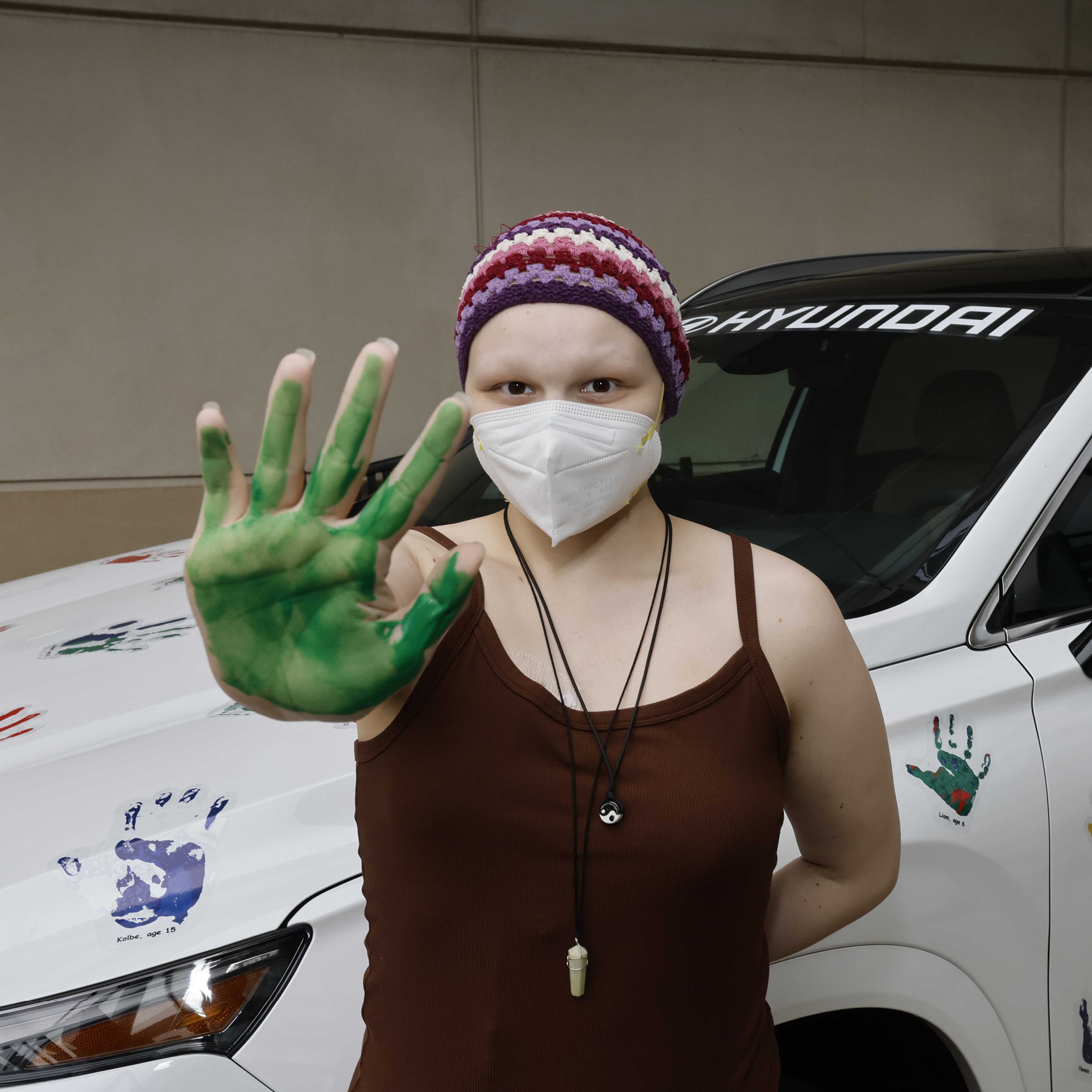 핸드프린팅 행사에 참석한 소아암 환자 어린이