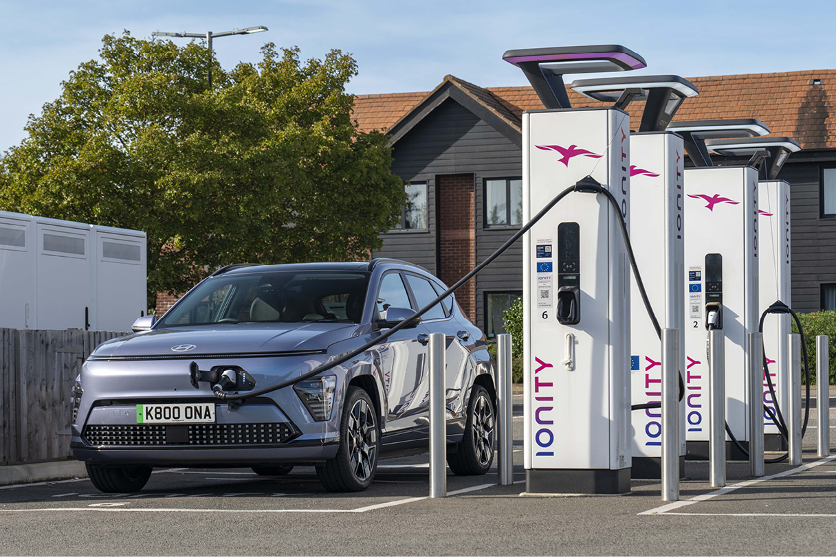 현대자동차 코나 일렉트릭의 충전 모습