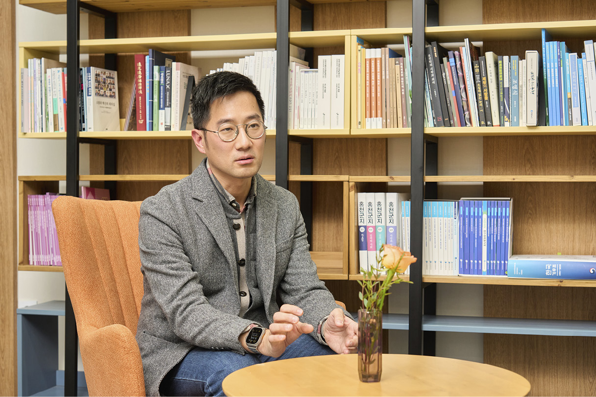 위블 비즈에 대해 설명하는 관계자