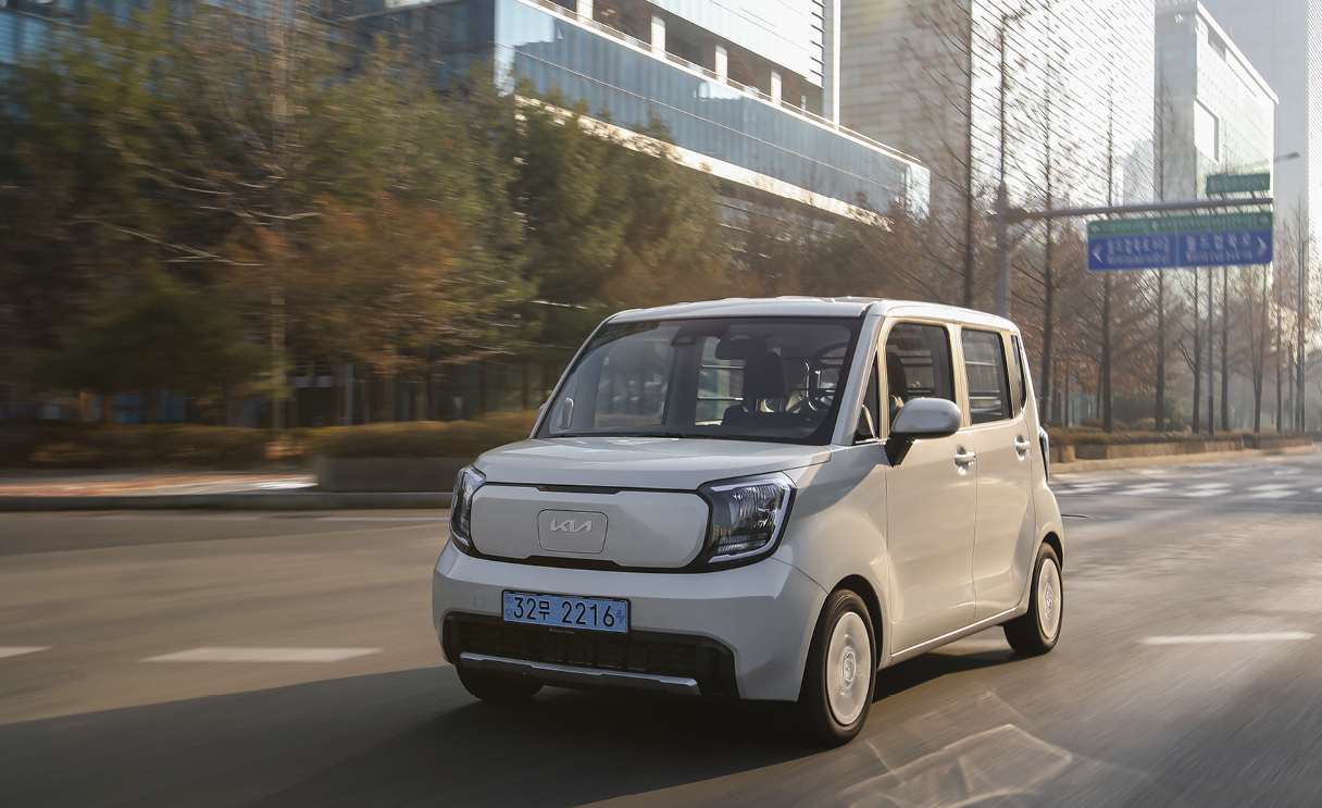 레이 EV의 주행 모습