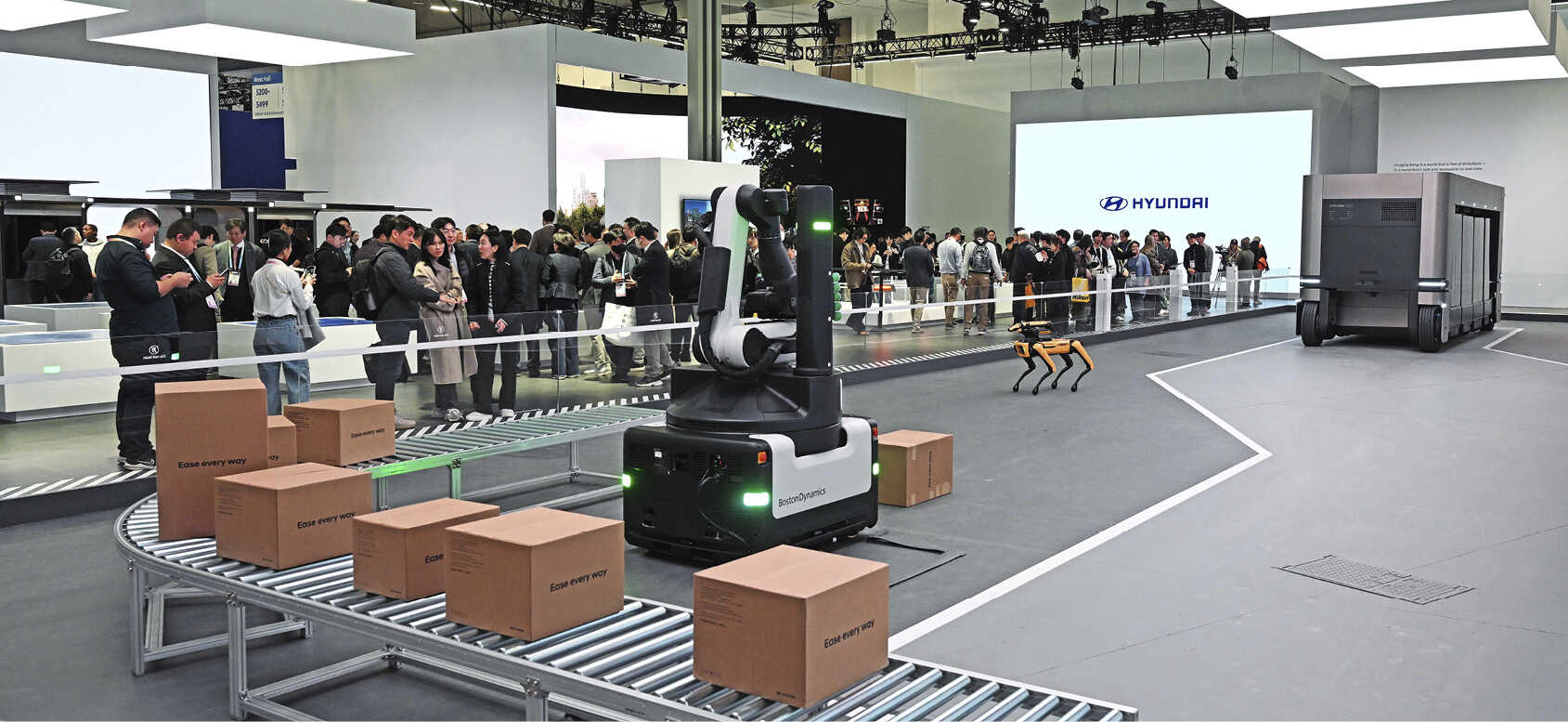 현대차 CITY POD의 물류 과정 시연 모습