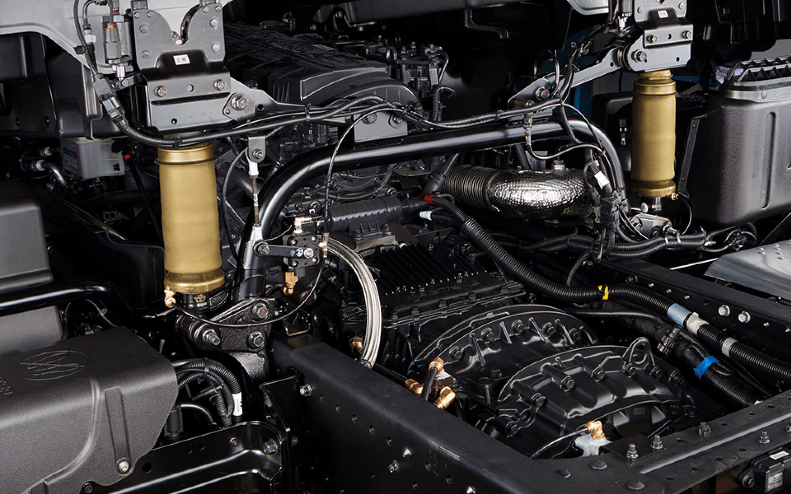 상용차 섀시 내부의 모습