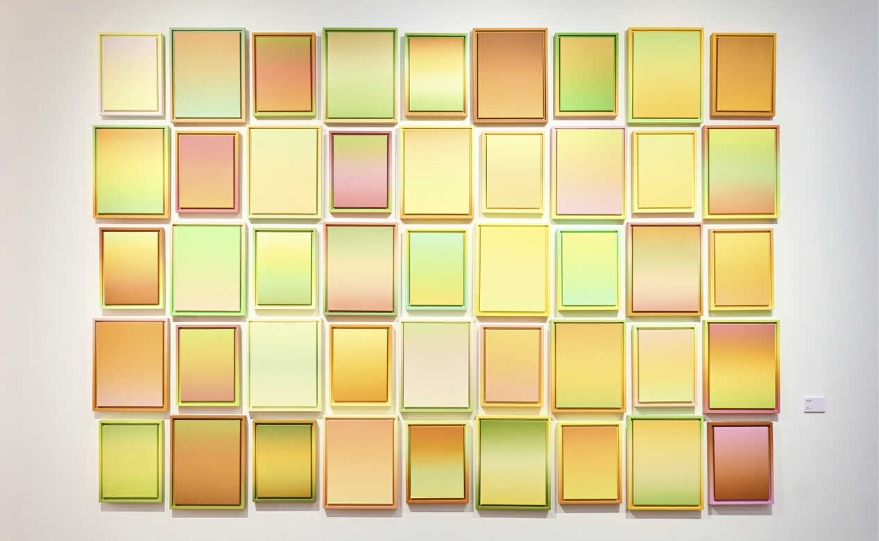 노란색 계열의 색감이 매력적인 예술작품